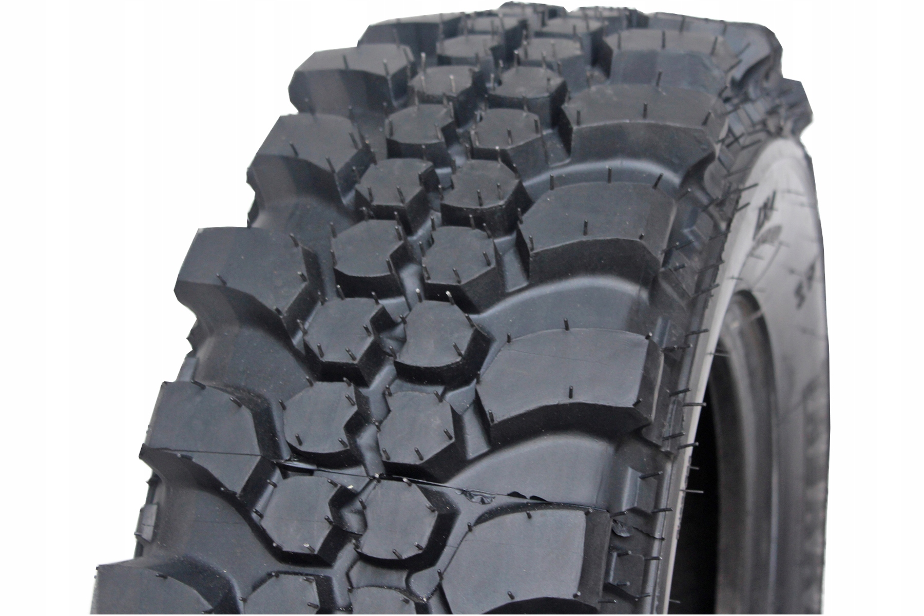 4x 265/70R16 OPONY TERENOWE 4x4 KOMPLET 4 sztuki Model TREKKER
