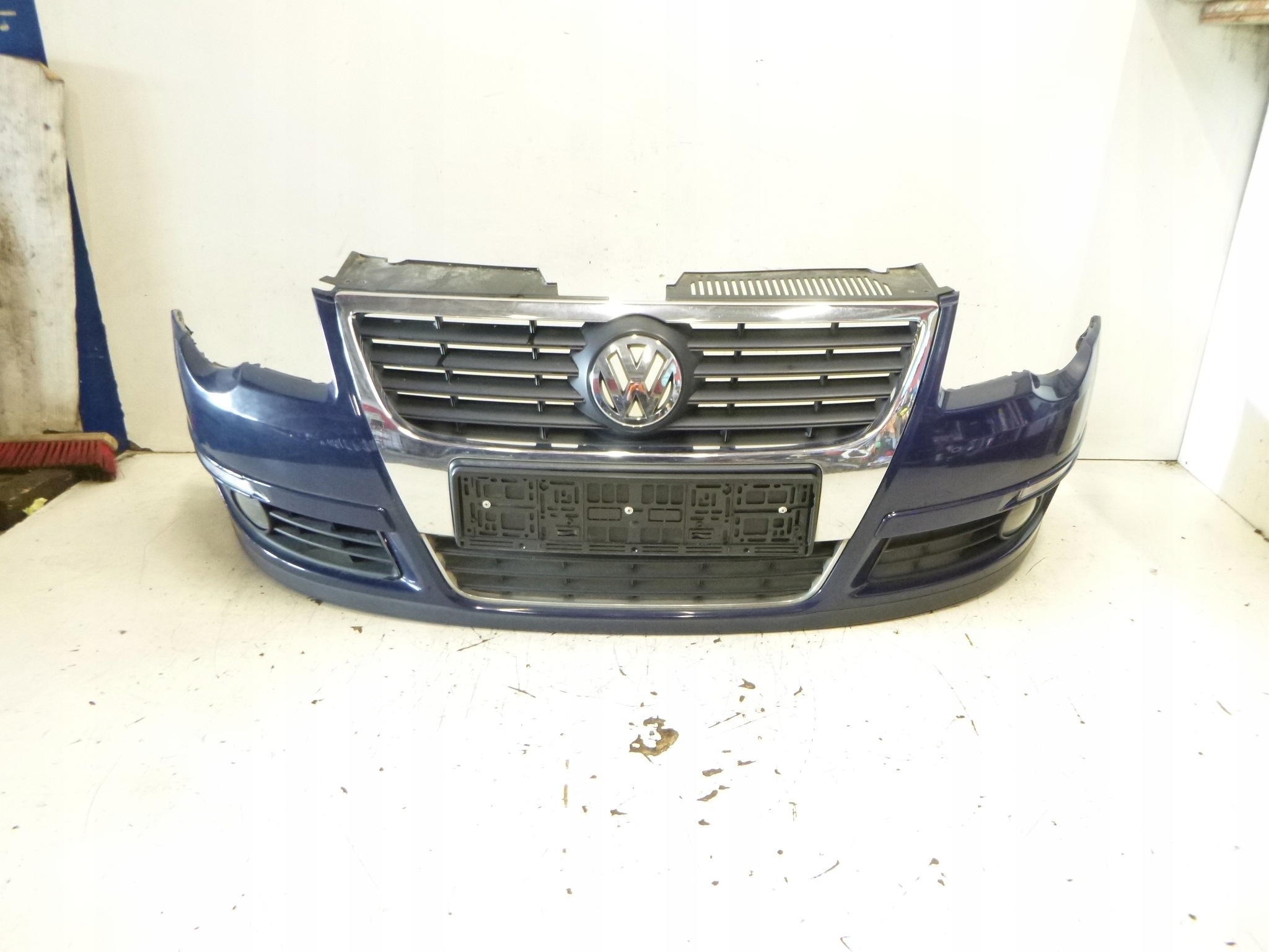 bumper front VW Passat B6 blue 2006r. 3C0807221A complete