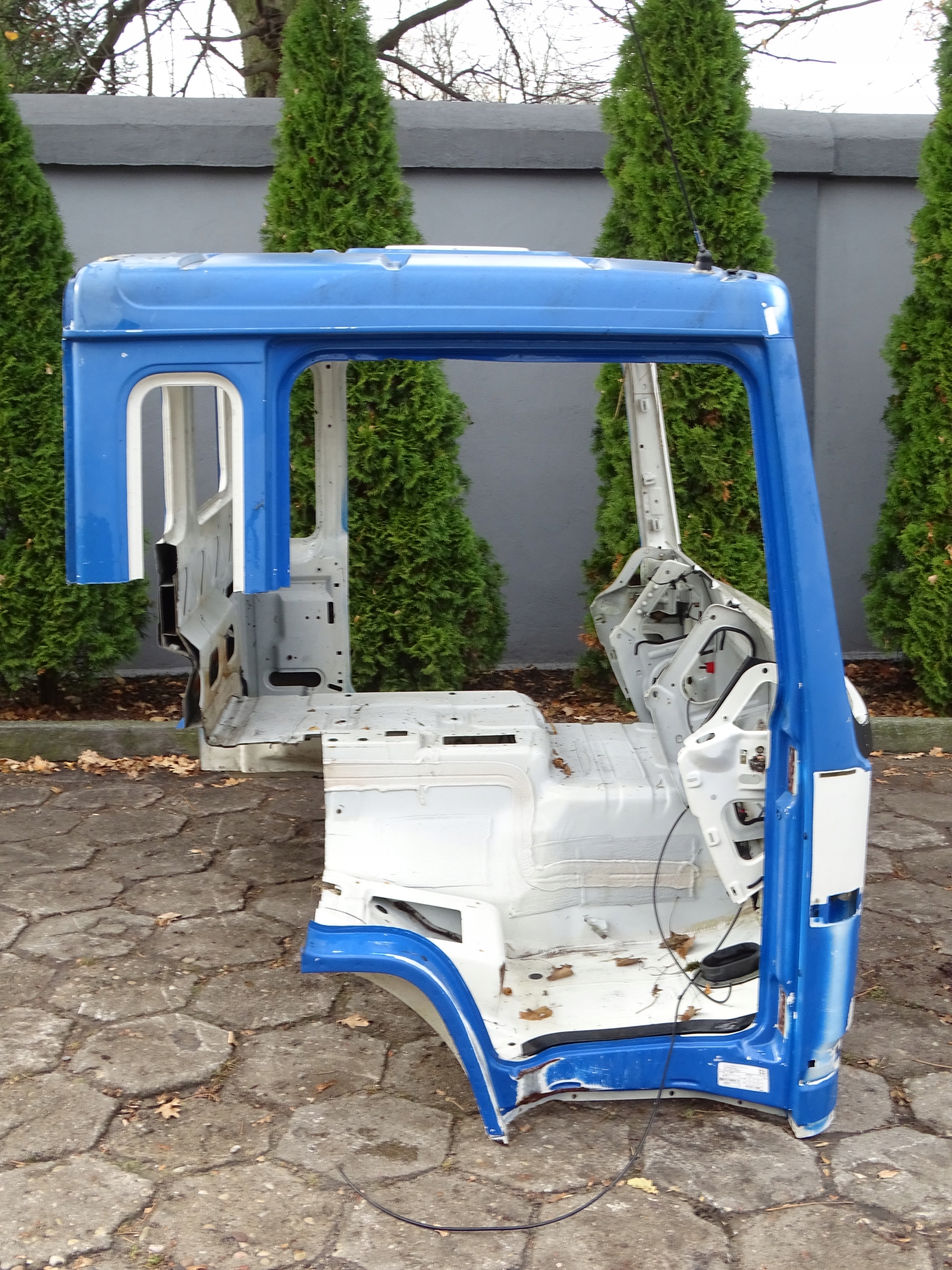 VOLVO FL6 00 06 CWIARTKA KABINY PRZOD PRAWA SLUPEK Part number PRZEDNIA