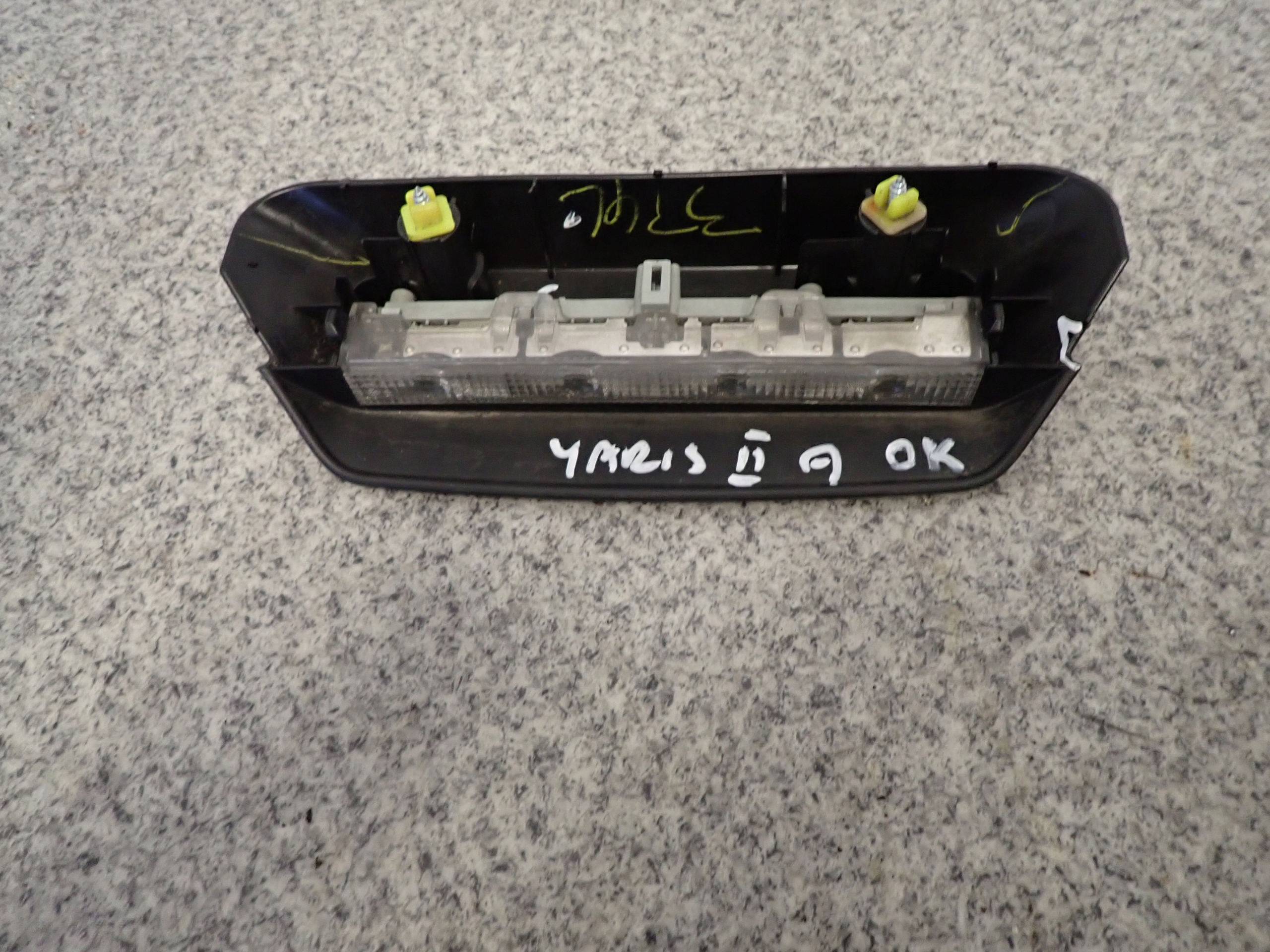 TOYOTA YARIS II 06-11 ЛАМПА ТРЕТИЙ СТОП ДИОД