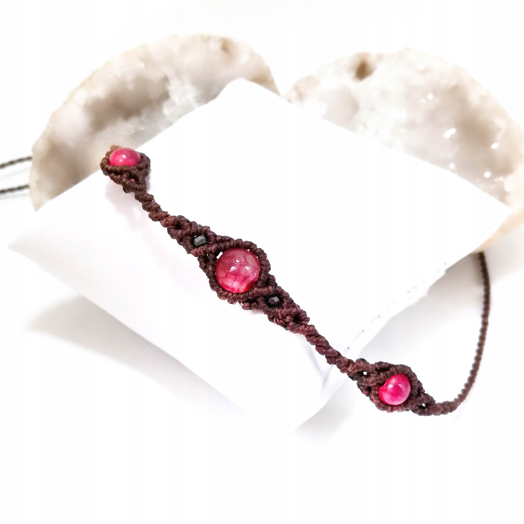 Trio achát v makru náhrdelník choker pletený hnědý mikro makramé