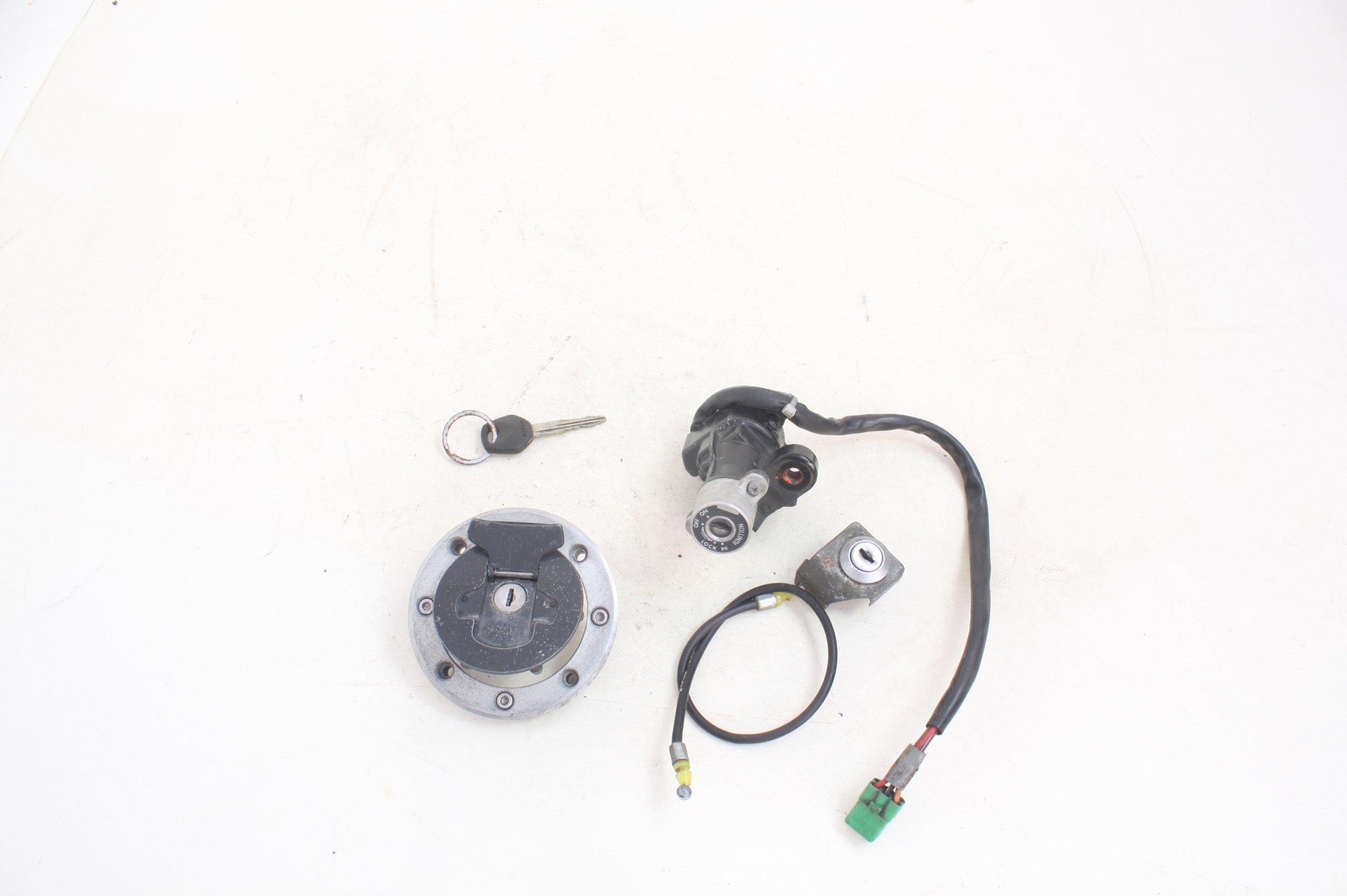 938-039 - Замок зажигания Suzuki GSXR 1000 K1 K2