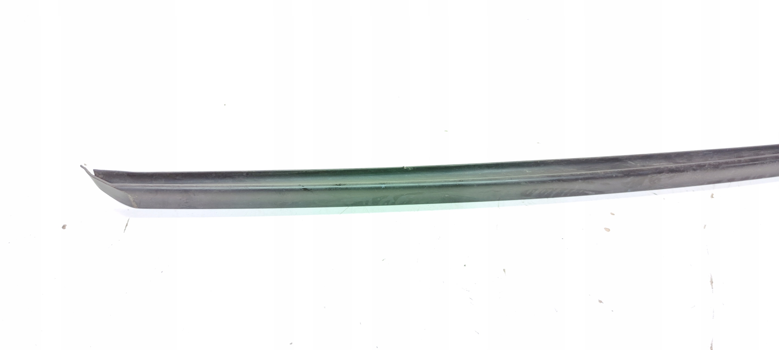 moulding ZBIERAJACA windows CZOLOWEJ left AUDI A4 B9 8W0854327C