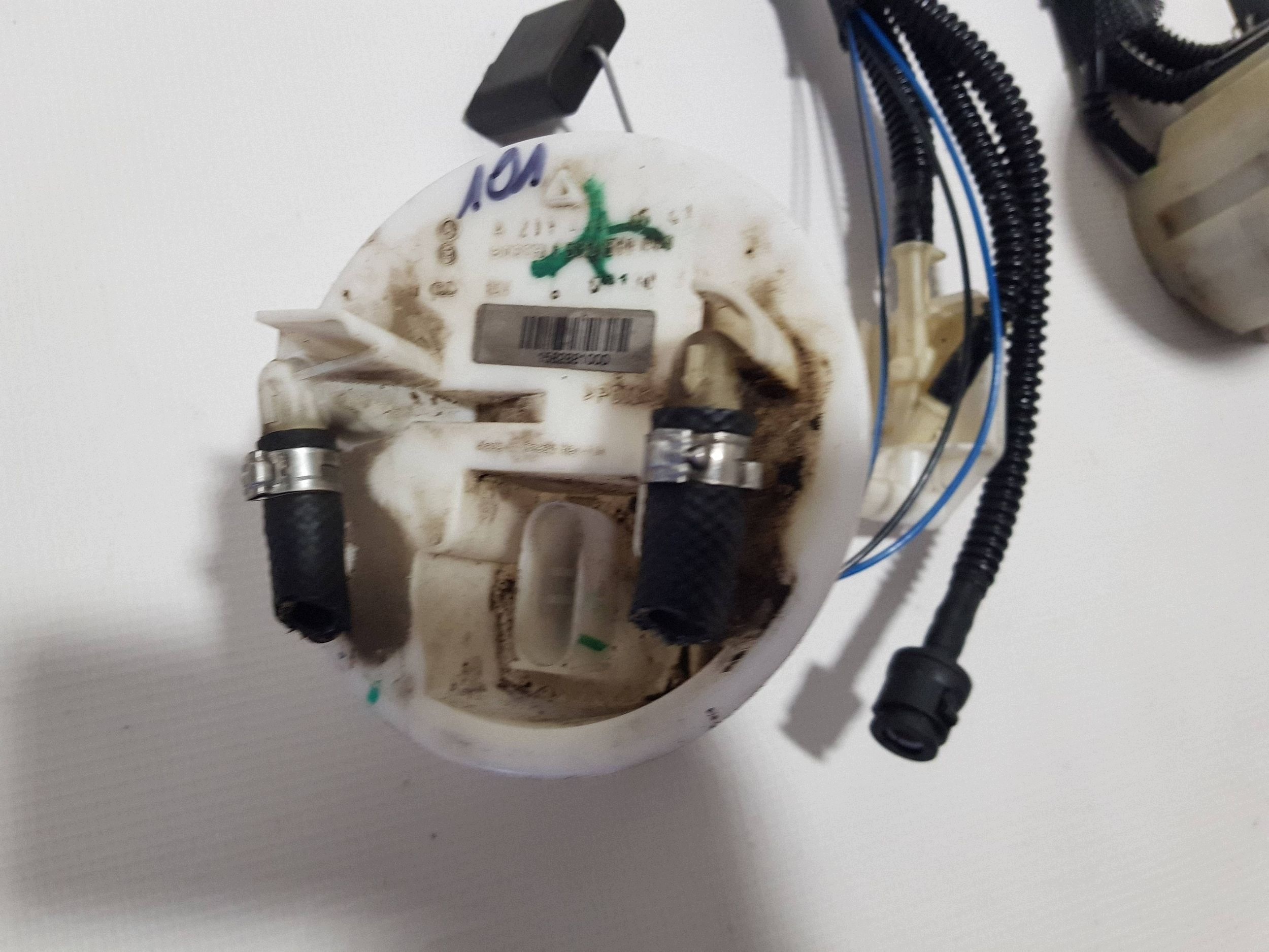 feed pump float Mercedes E W211 CLS W219 3.0 CDI 2114701694