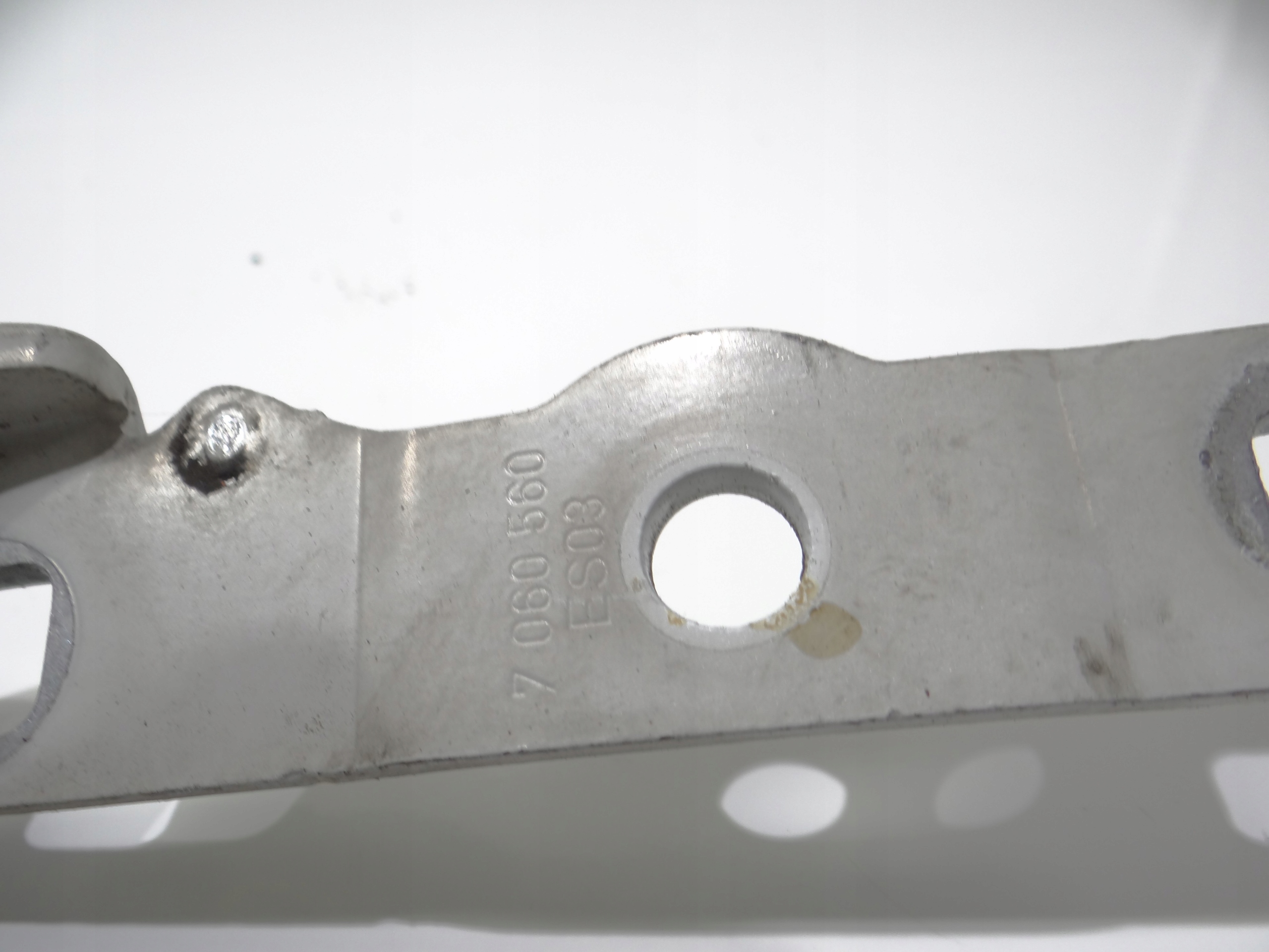 hinge bonnets right front BMW 1 E87 7060560 A300
