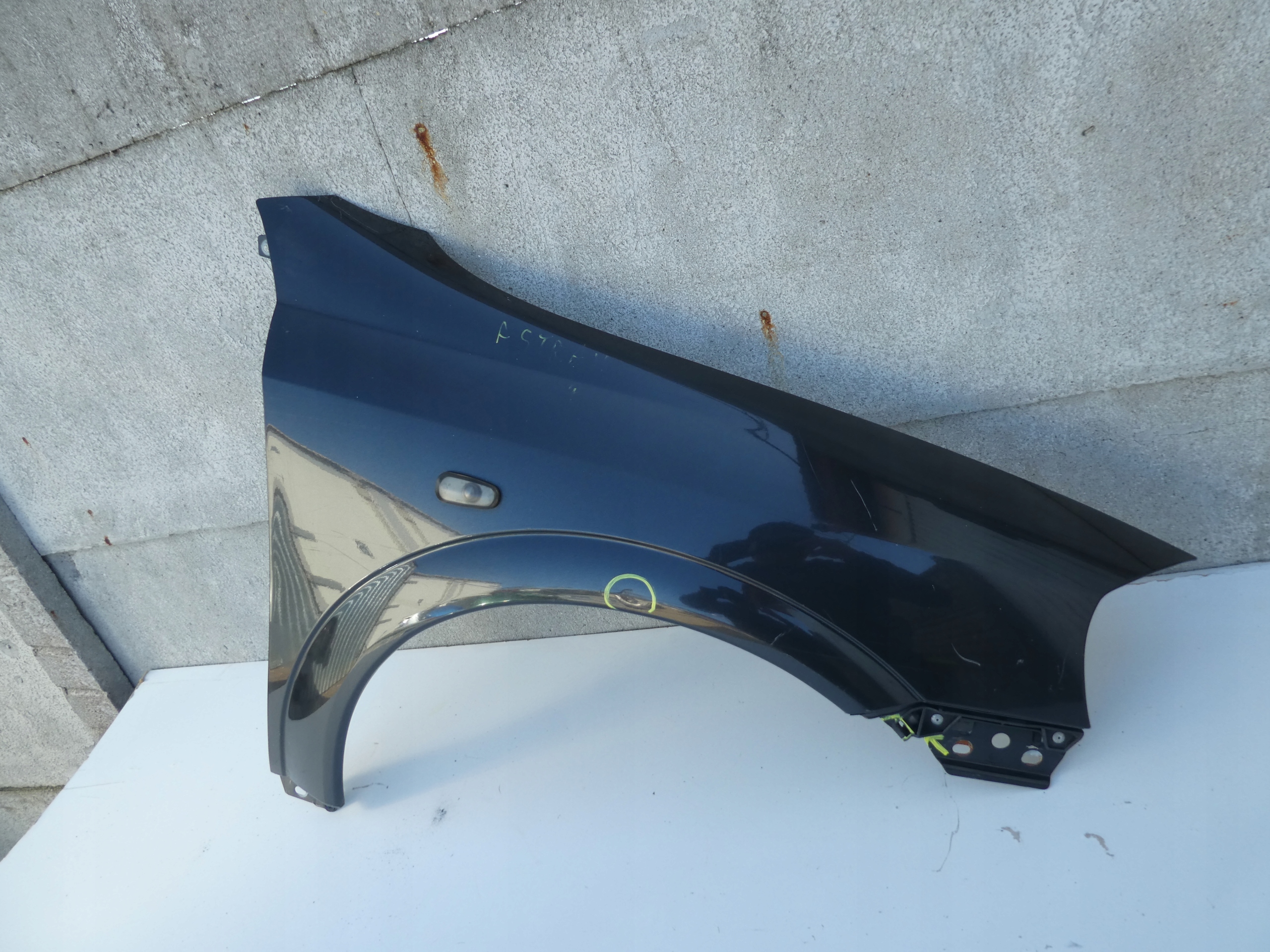 OPEL ASTRA H HB fender right front front