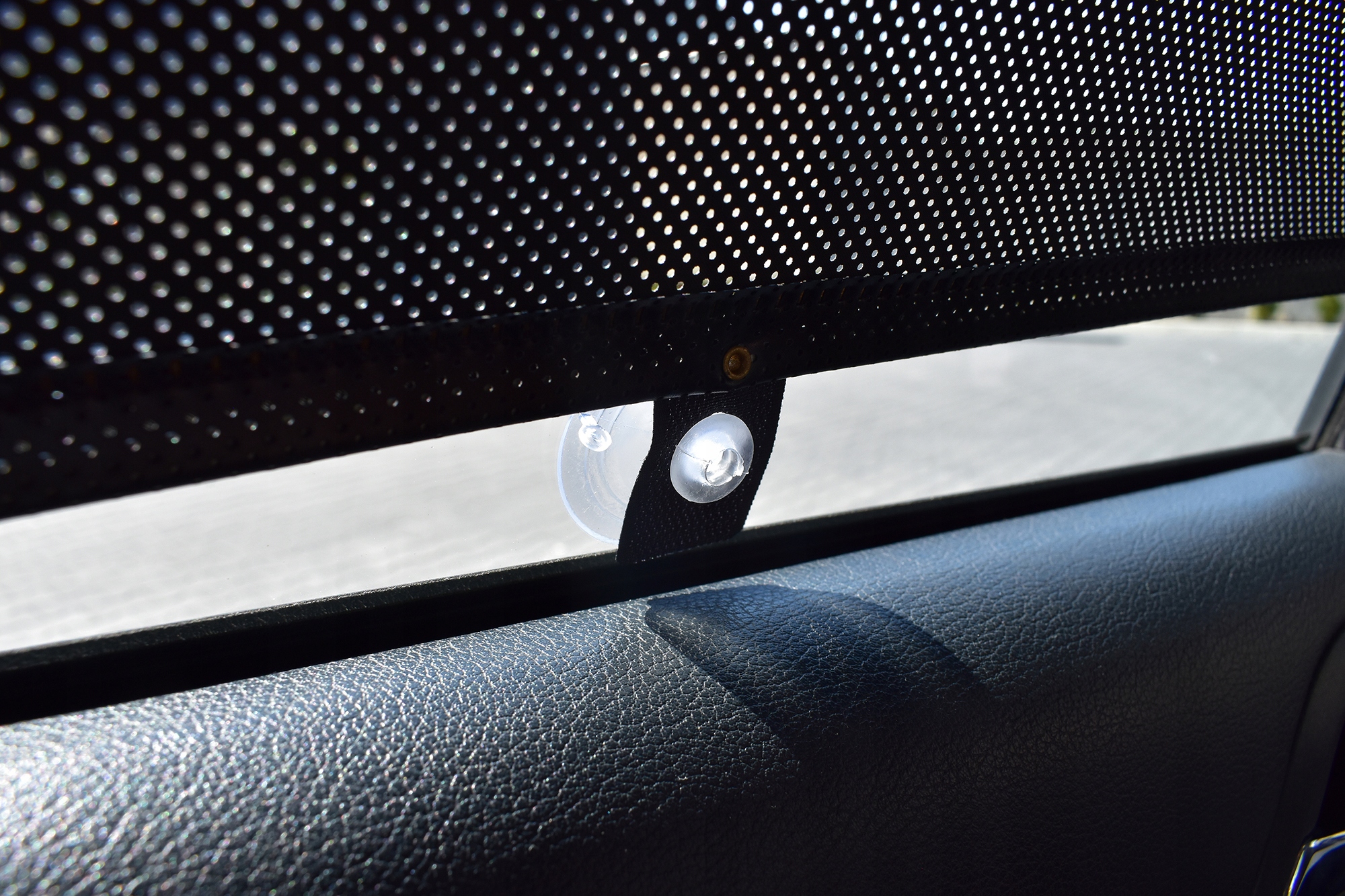 ROLETA ŻALUZJA PRZECIWSŁONECZNA SAMOCHODOWA PRZYSSAWKI OSŁONY KPL 2x 45 CM Producent Carcommerce