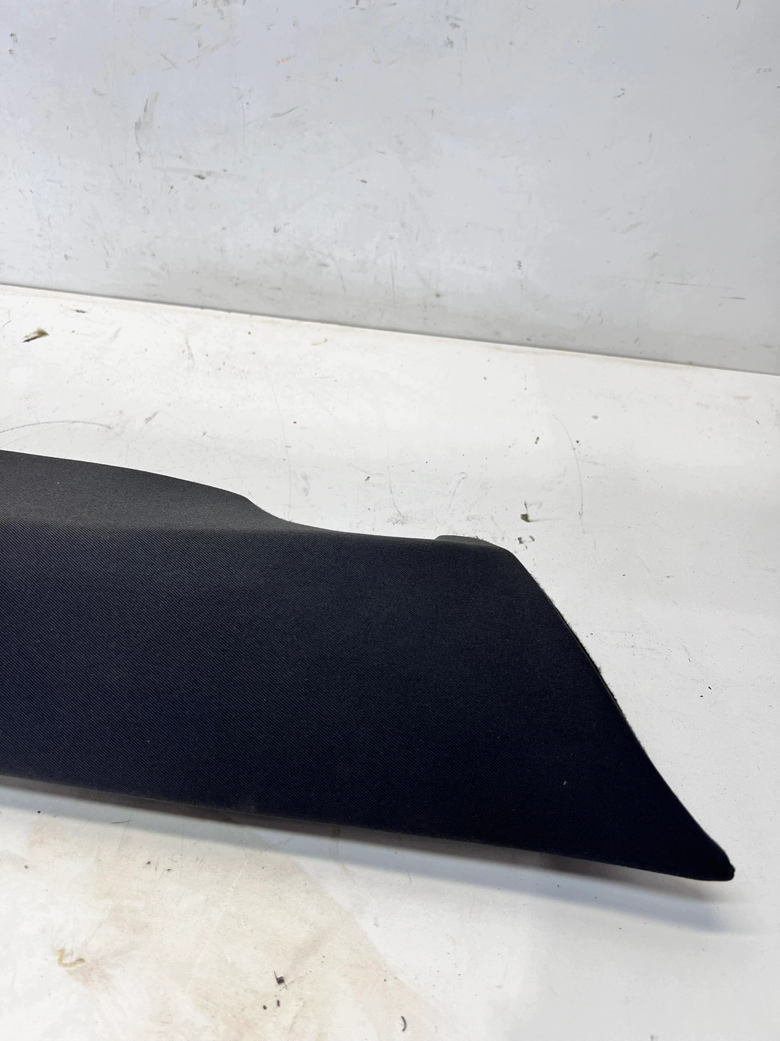 BOK OPARCIE KANAPY right MATERIAL AUDI A6 C8 4K0885704S SU9
