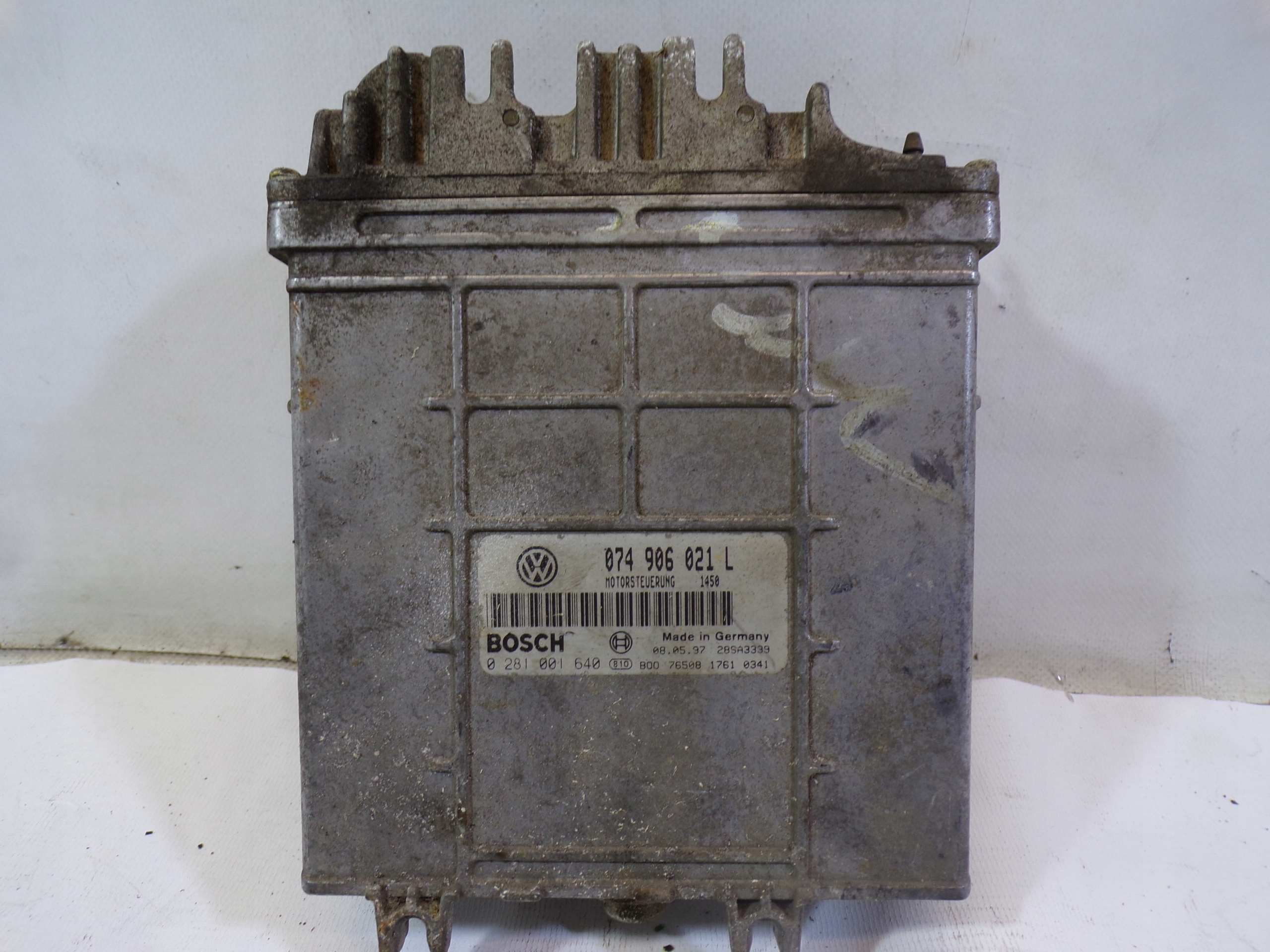 computer control unit of the engine VOLKSWAGEN TRANSPORTER T4 2.5 TDI 074906021L