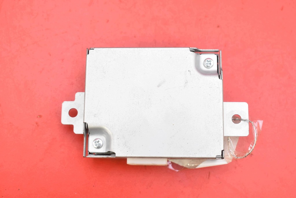 control unit module OSTRZEGANIA pedestrian AVAS 8638A069 MITSUBISHI OUTLANDER III