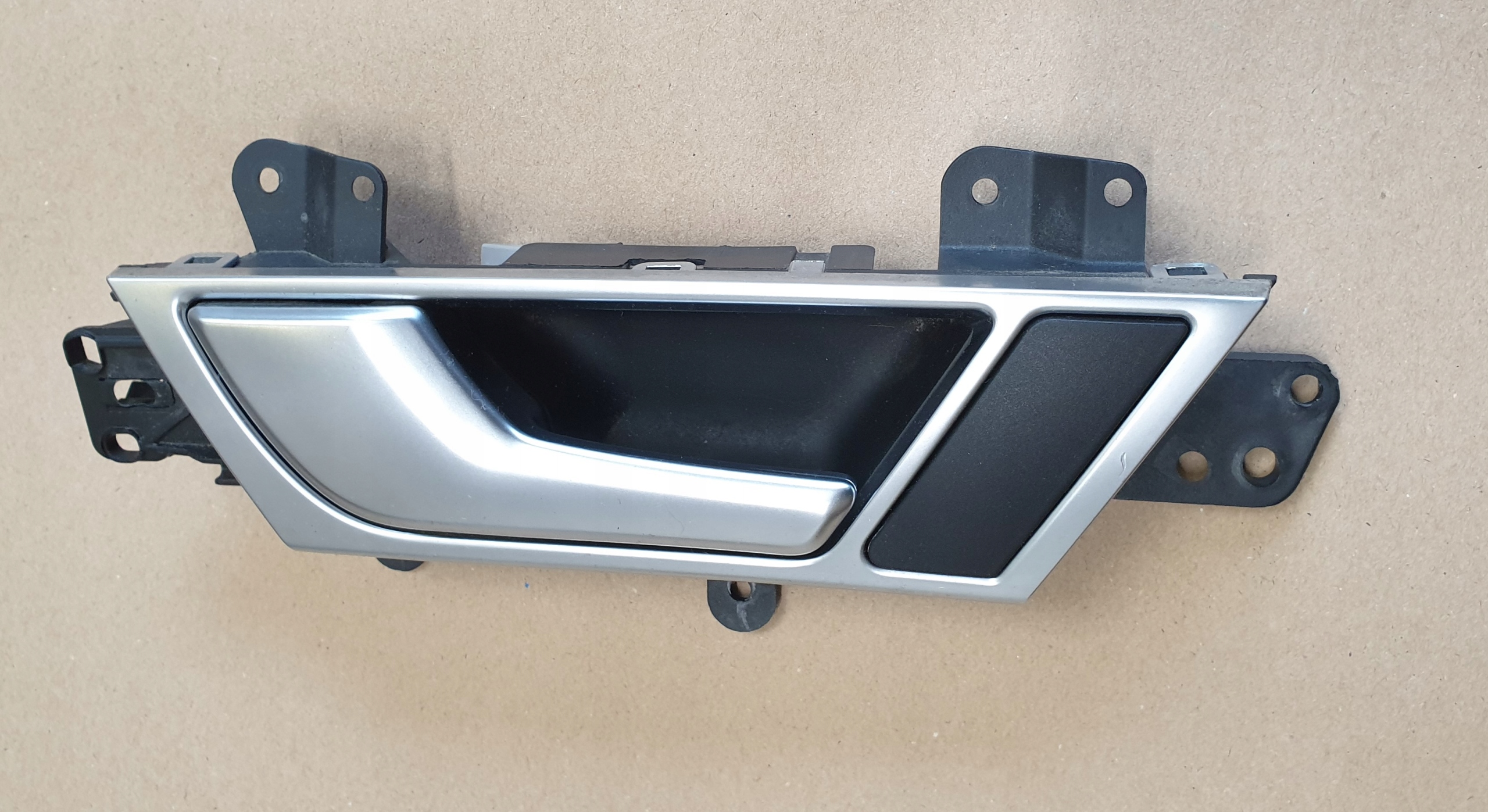 handle inner PODSWIETLANA LED left rear part AUDI A6 C6 4F OE