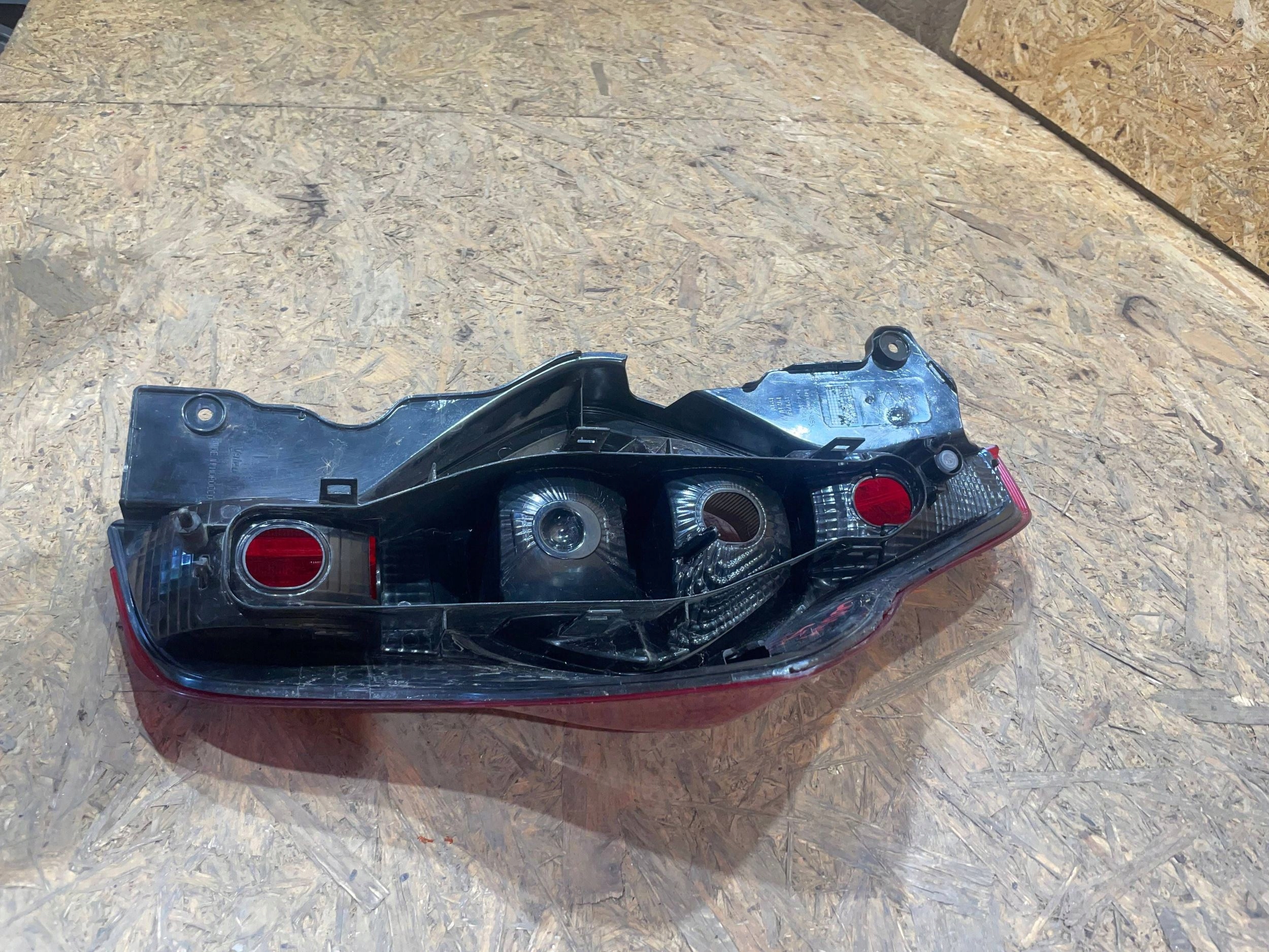 Dacia LODGY 12-22 фонарь левый