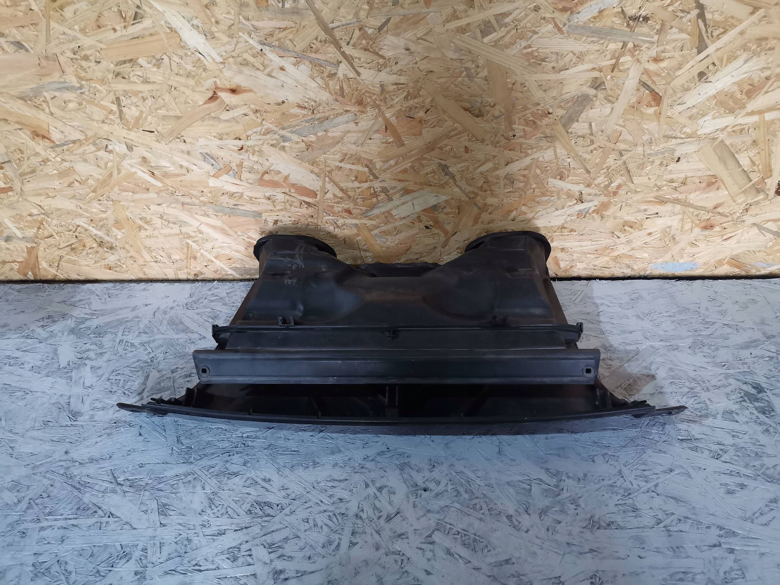 cover of a filter, cab BMW X5 E53 8409049