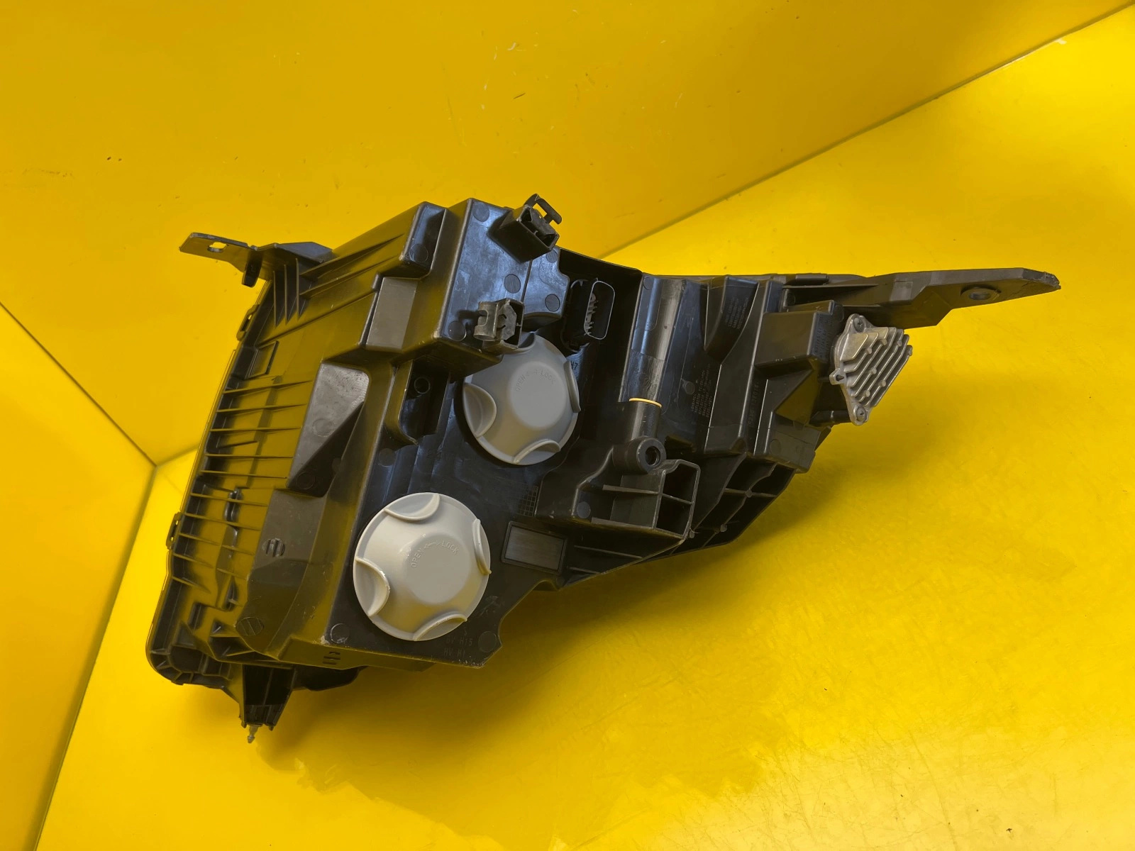 light right Ford Transit Courier MK3 Zwykla 23- R2X613E014AE