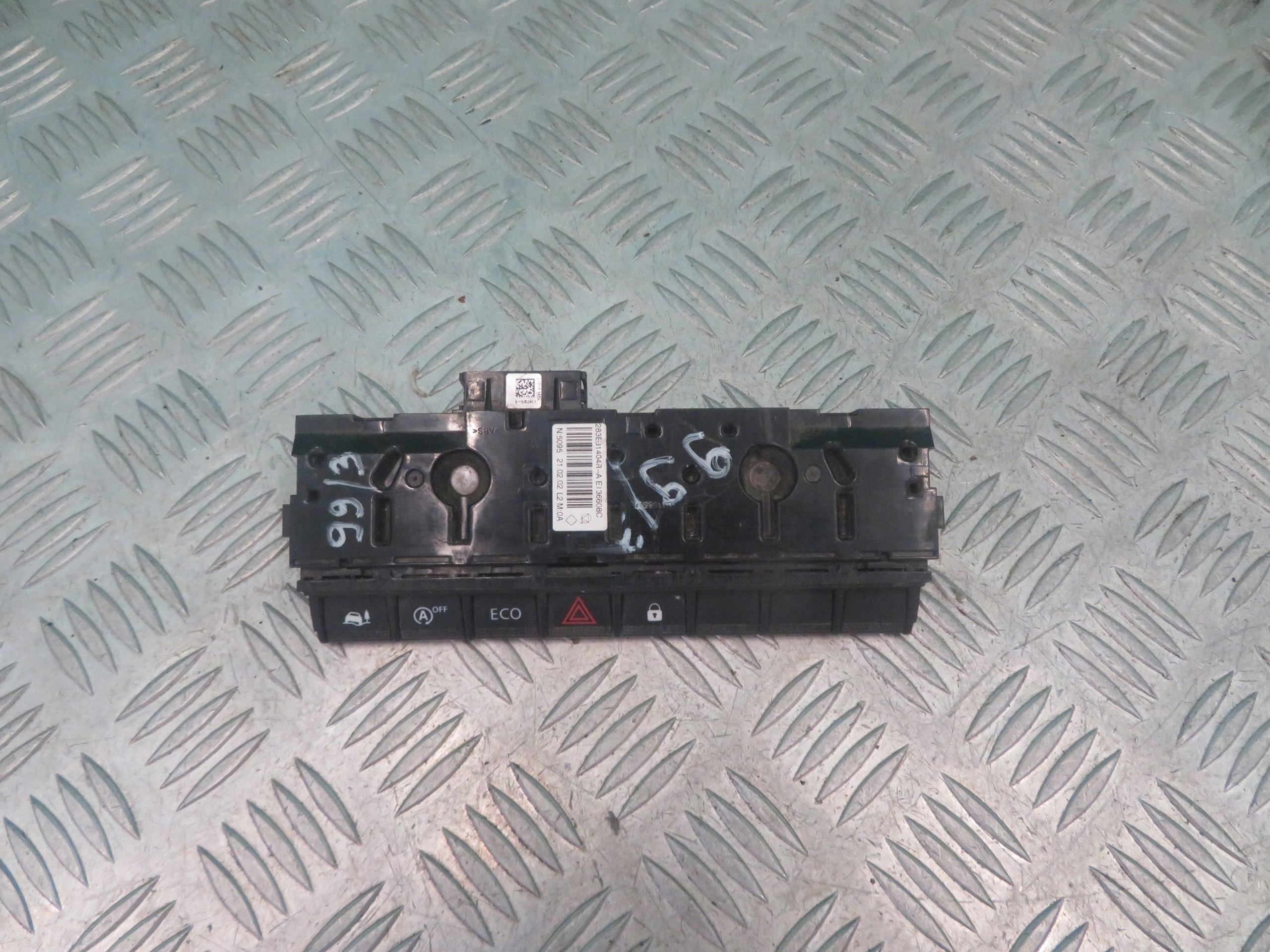control panel switch of warning lights MASTER MOVANO NV400 21R 283E81404R