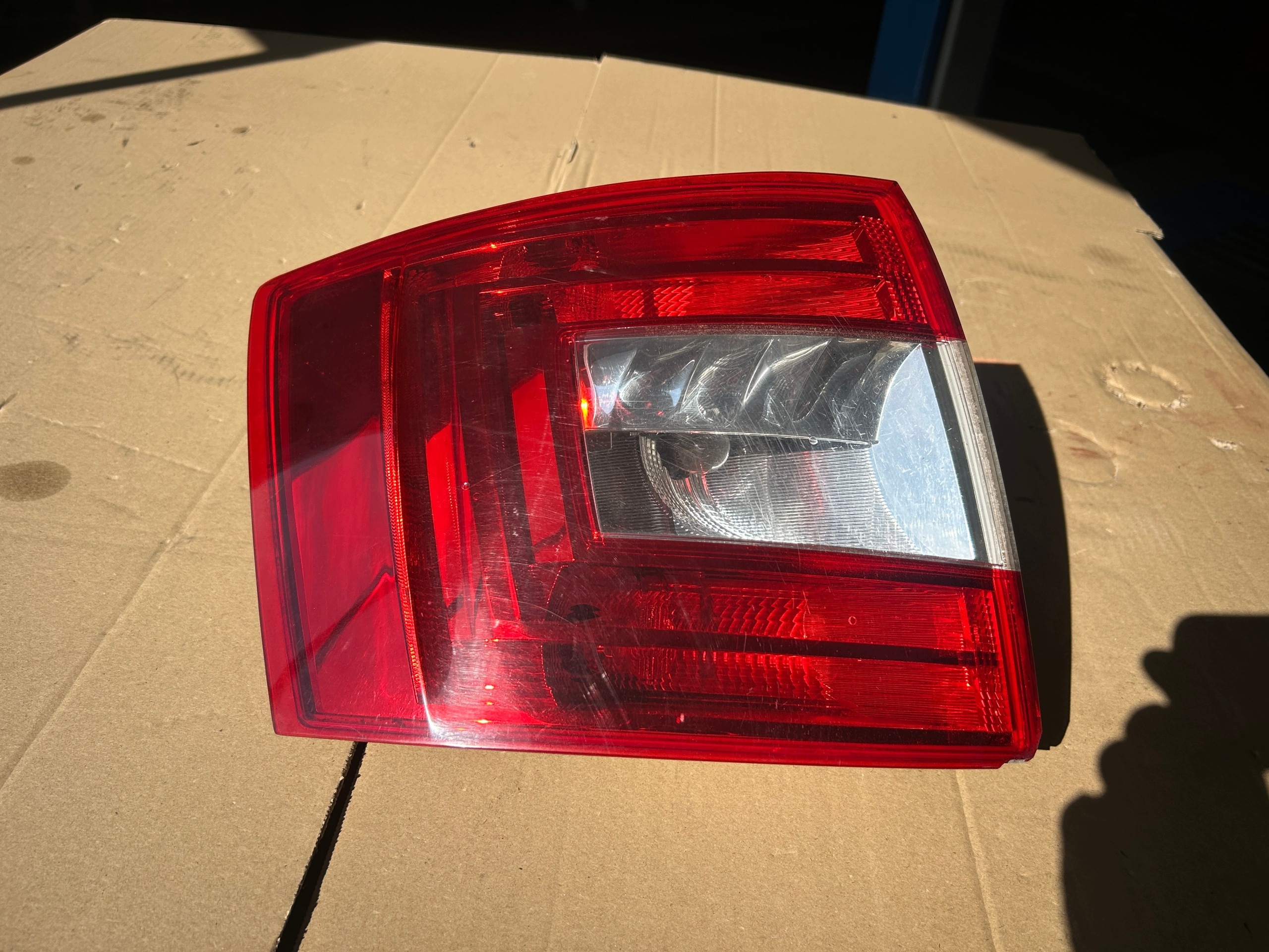 SKODA OCTAVIA III KOMBI light left rear part