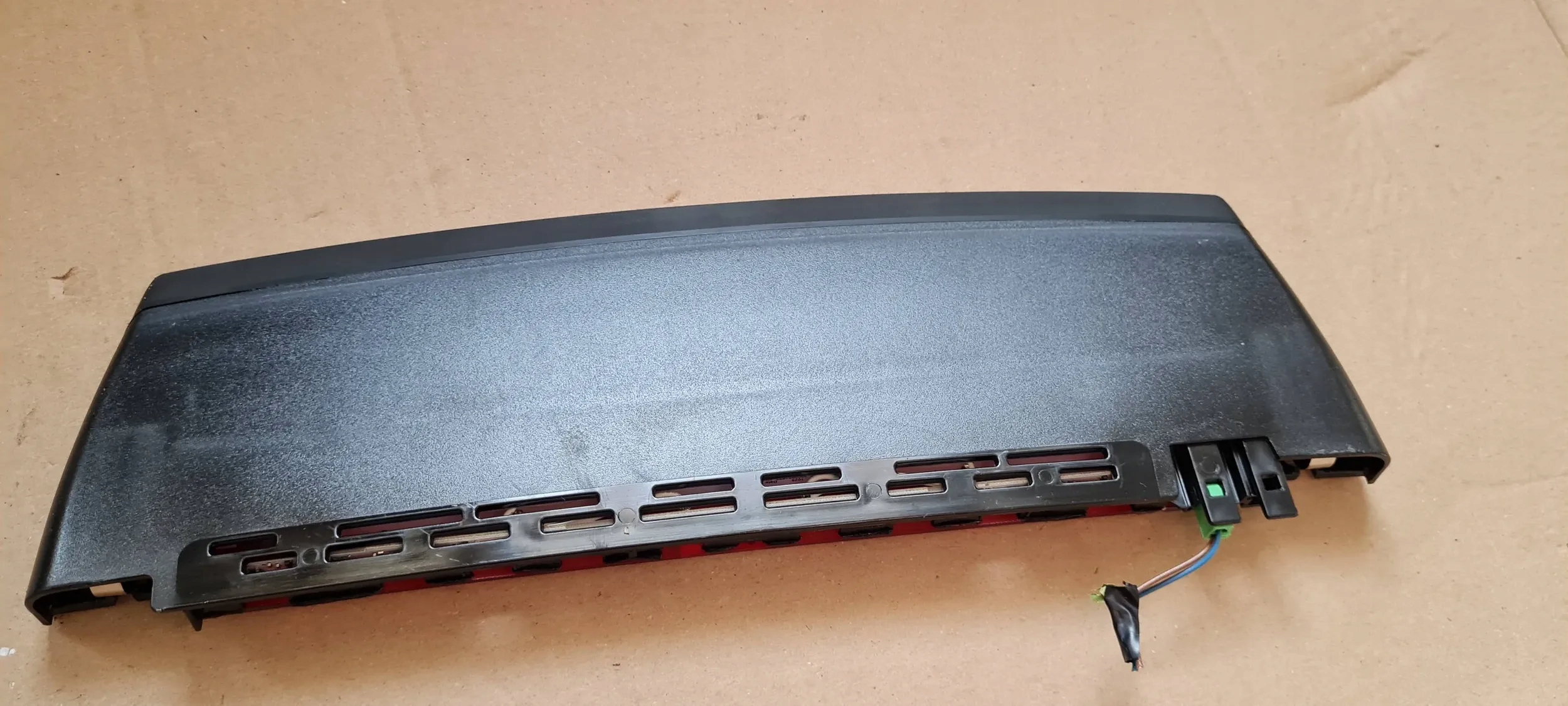 S3 8Y A3 TRZECIE light STOP sedan 8Y5945097C