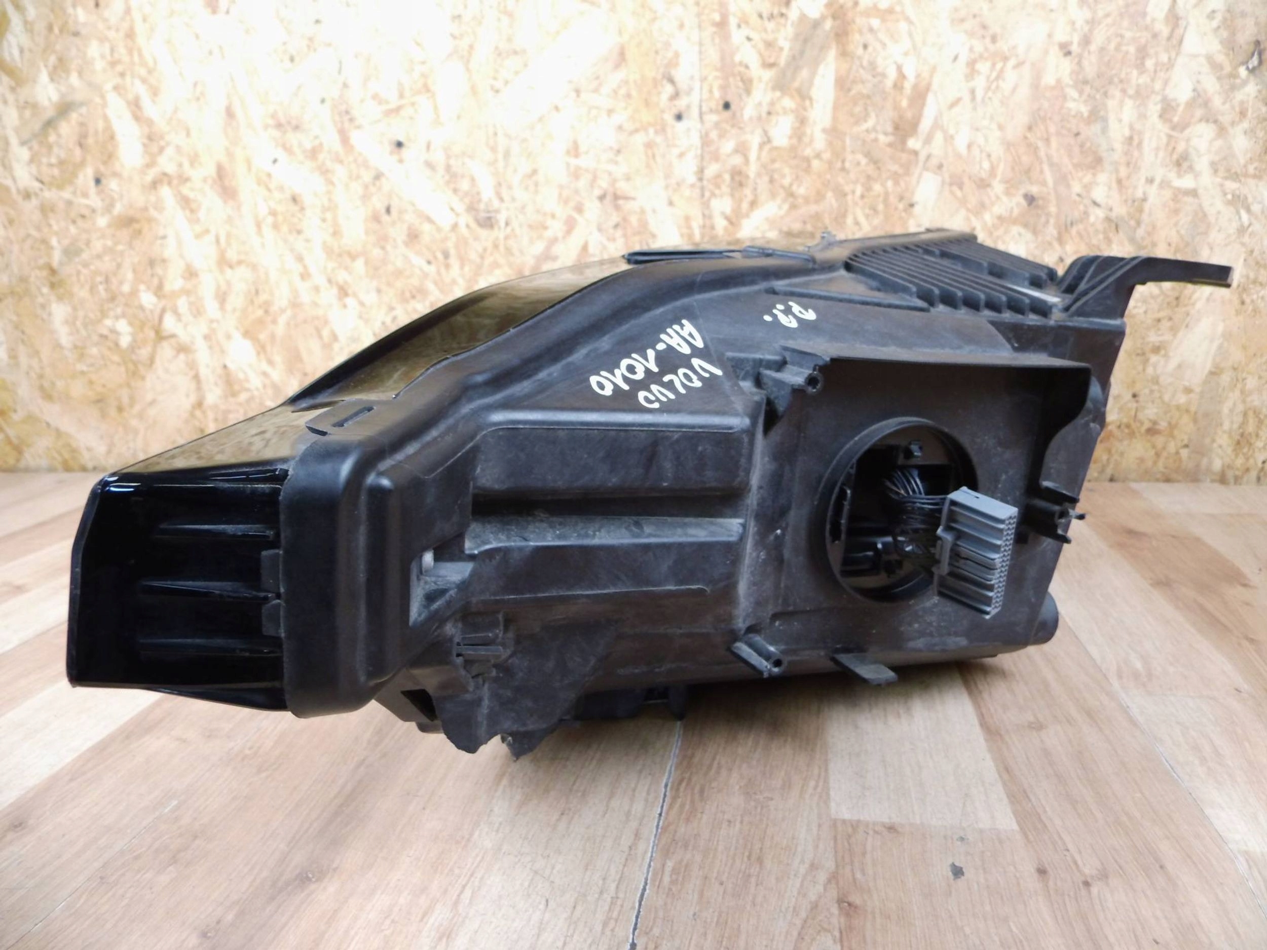 Volvo XC60 II 2018+ light right front front right 32337383