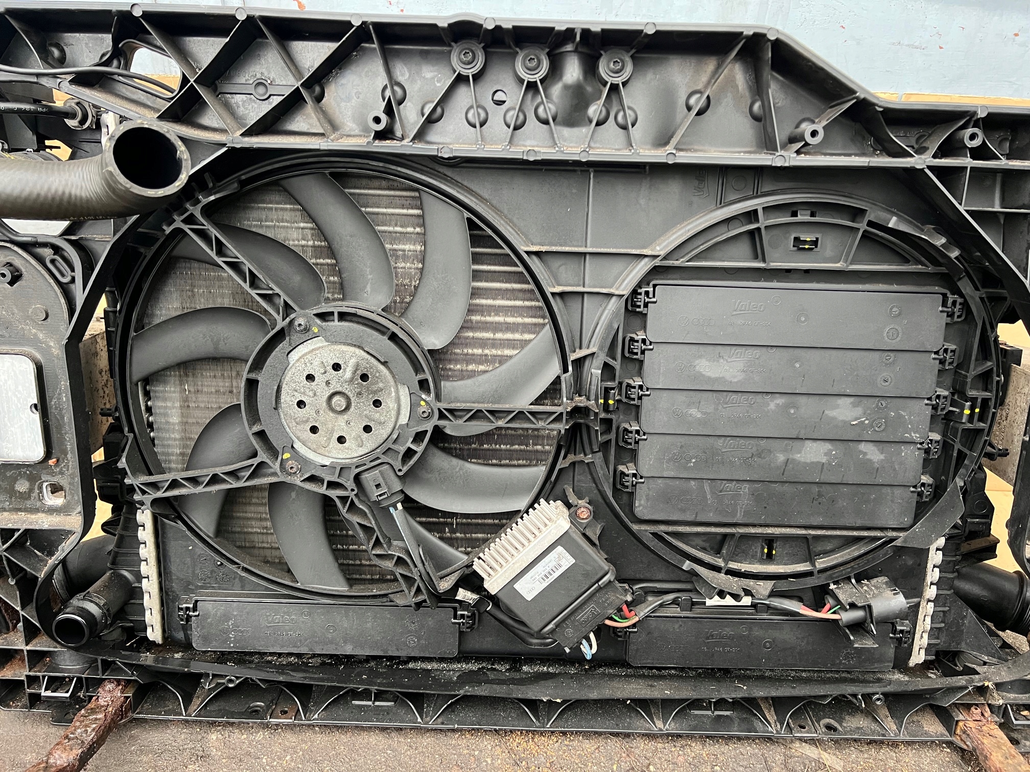 AUDI A5 8T LIFT 2.0 TDI support panel for radiators pillar MANUAL