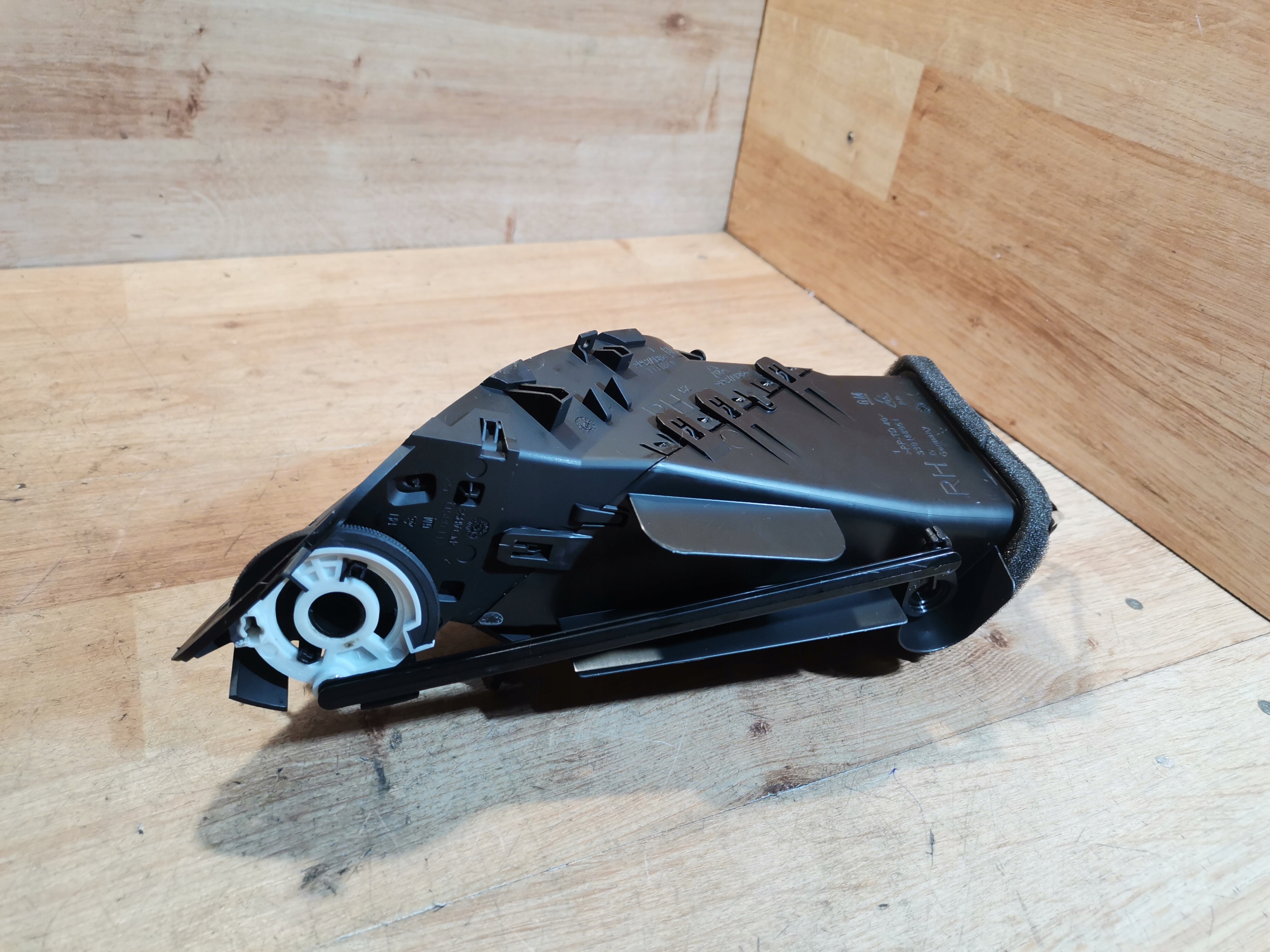 grid air conditioning devices central right OPEL ZAFIRA C 13427381