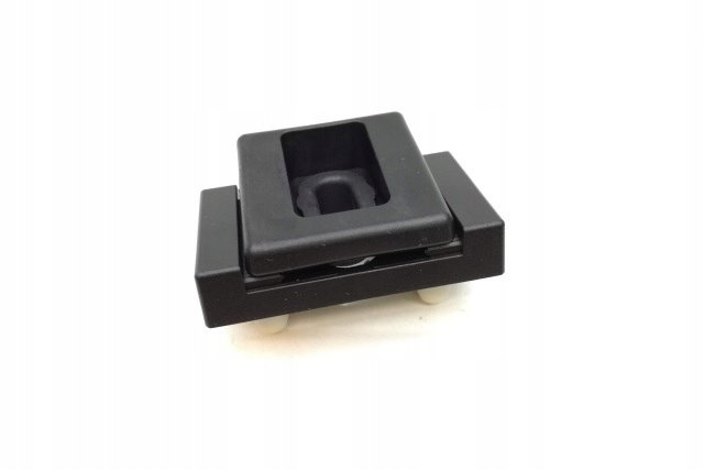 ZACZEP KLINOWY 5E5827240 VW Numer katalogowy części 5E5827240