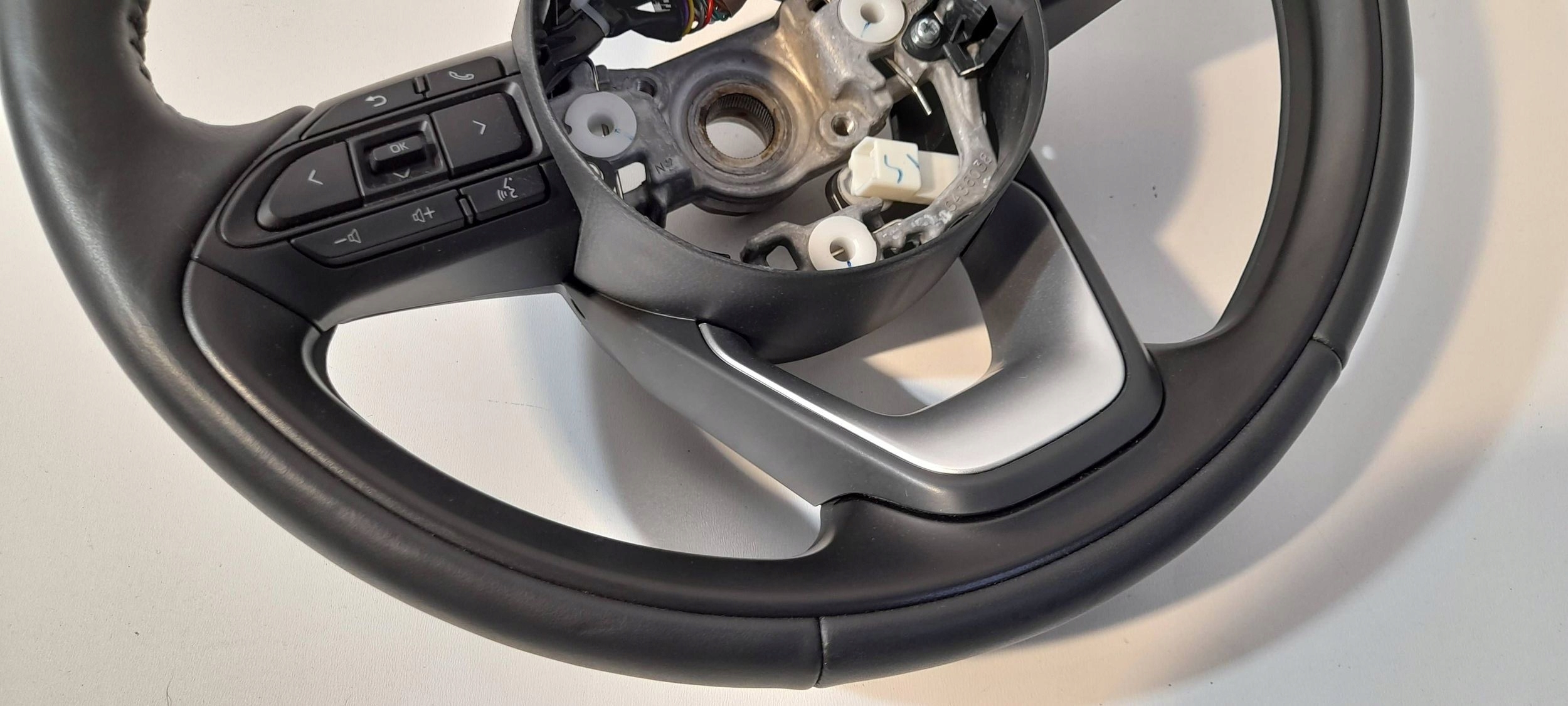 Toyota Yaris XP21 / Cross lenkrad 6436038 (L154)