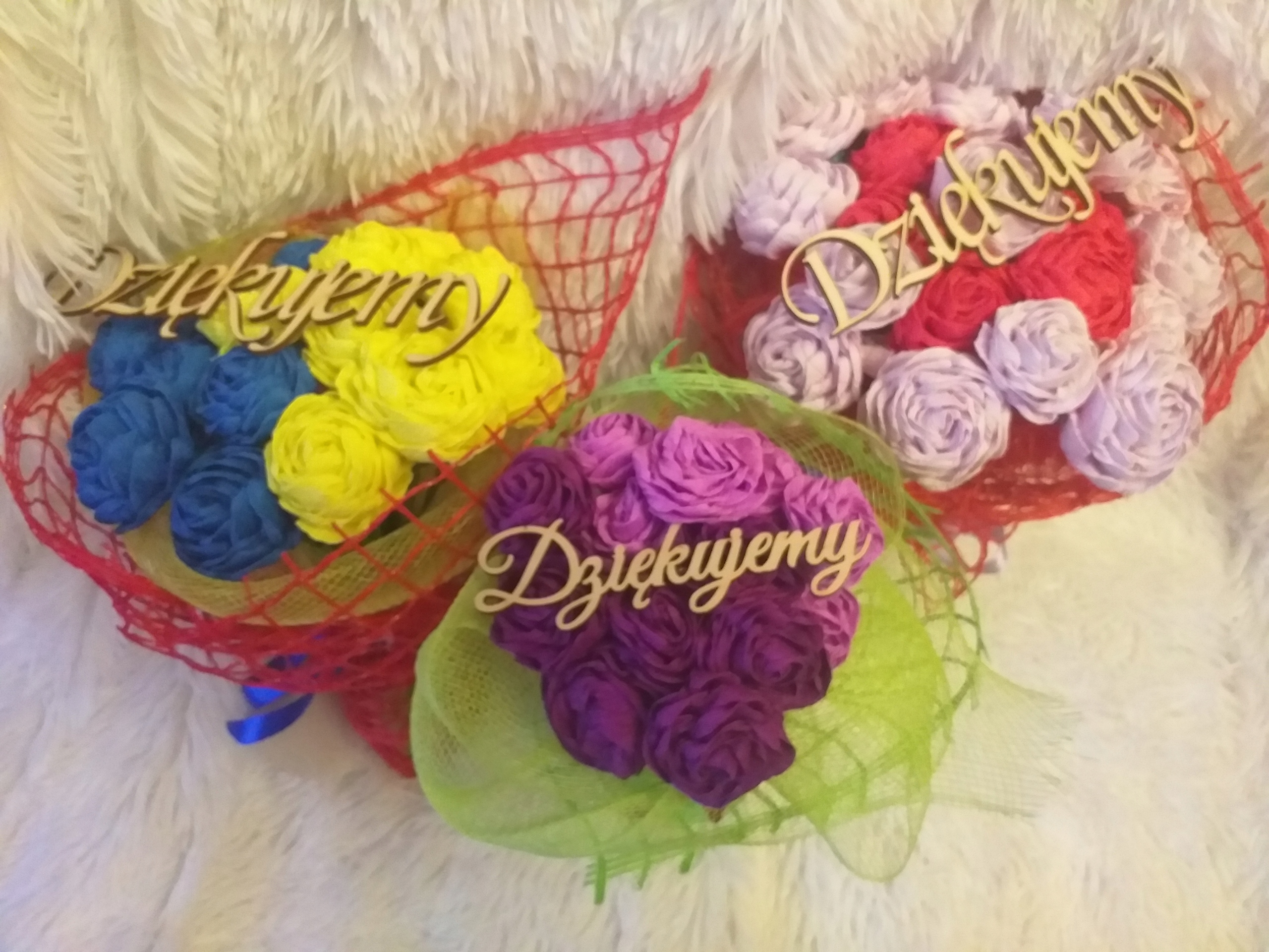 Bukiet róż z krepiny prezent- upominek