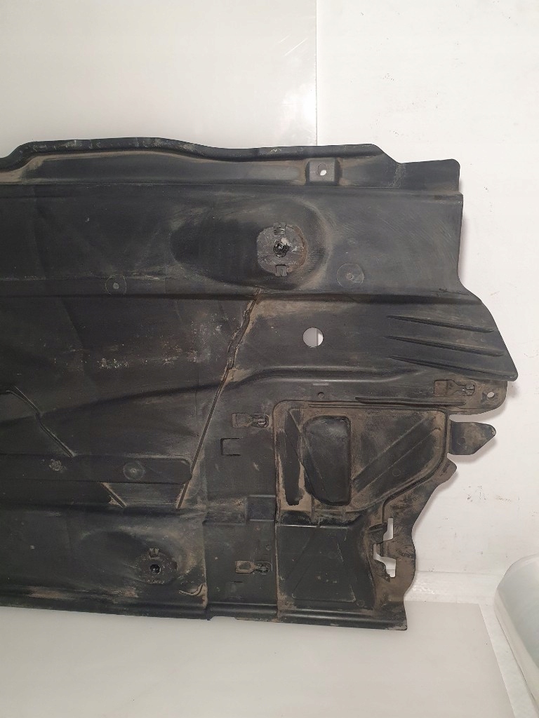 A3 8V GOLF VII LEON III PASSAT B8 OSŁONA PODWOZIA PRAWA 5Q0825272A ORYGINAŁ Stan opakowania zastępcze