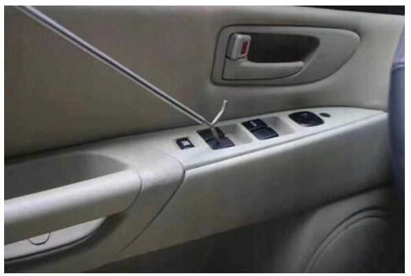 Set For Opening Locked Bus Doors