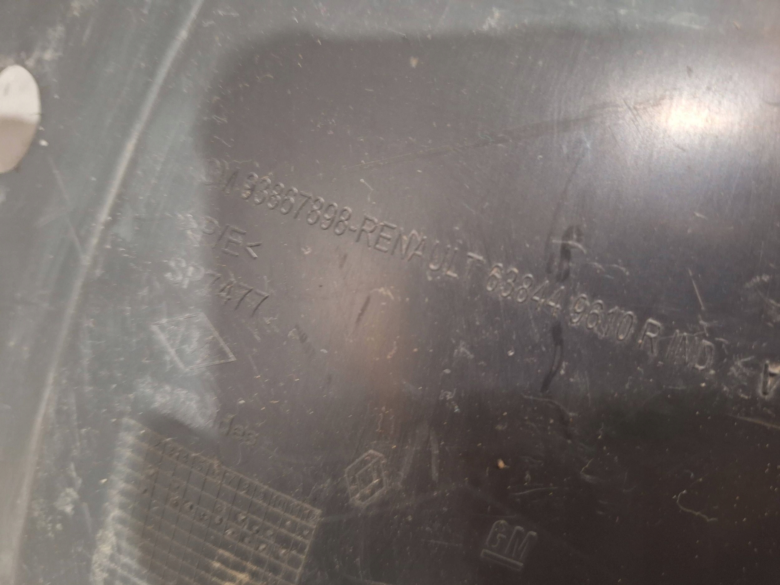 mudguard front right 638449610R RENAULT TRAFIC III VIVARO B 14