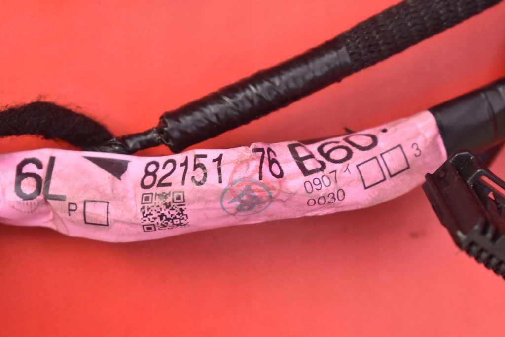 bundle wiring door right front 82151-76B60 LEXUS UX 250H 18-22