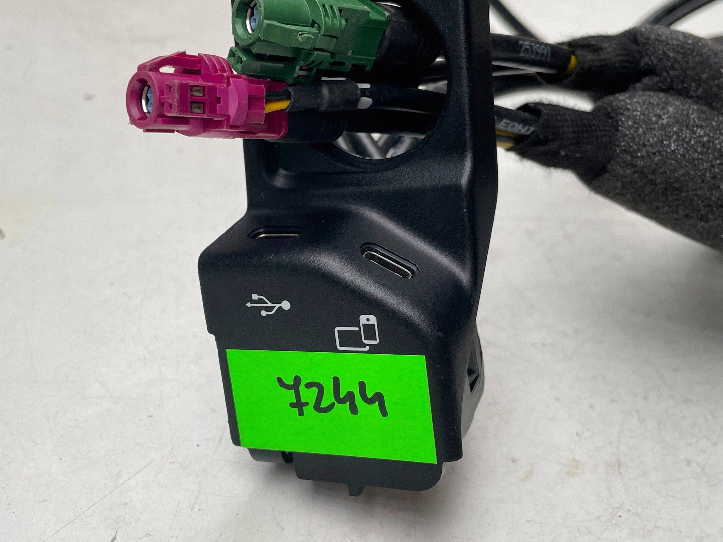 MERCEDES W167 adapter USB A1678209500 !J