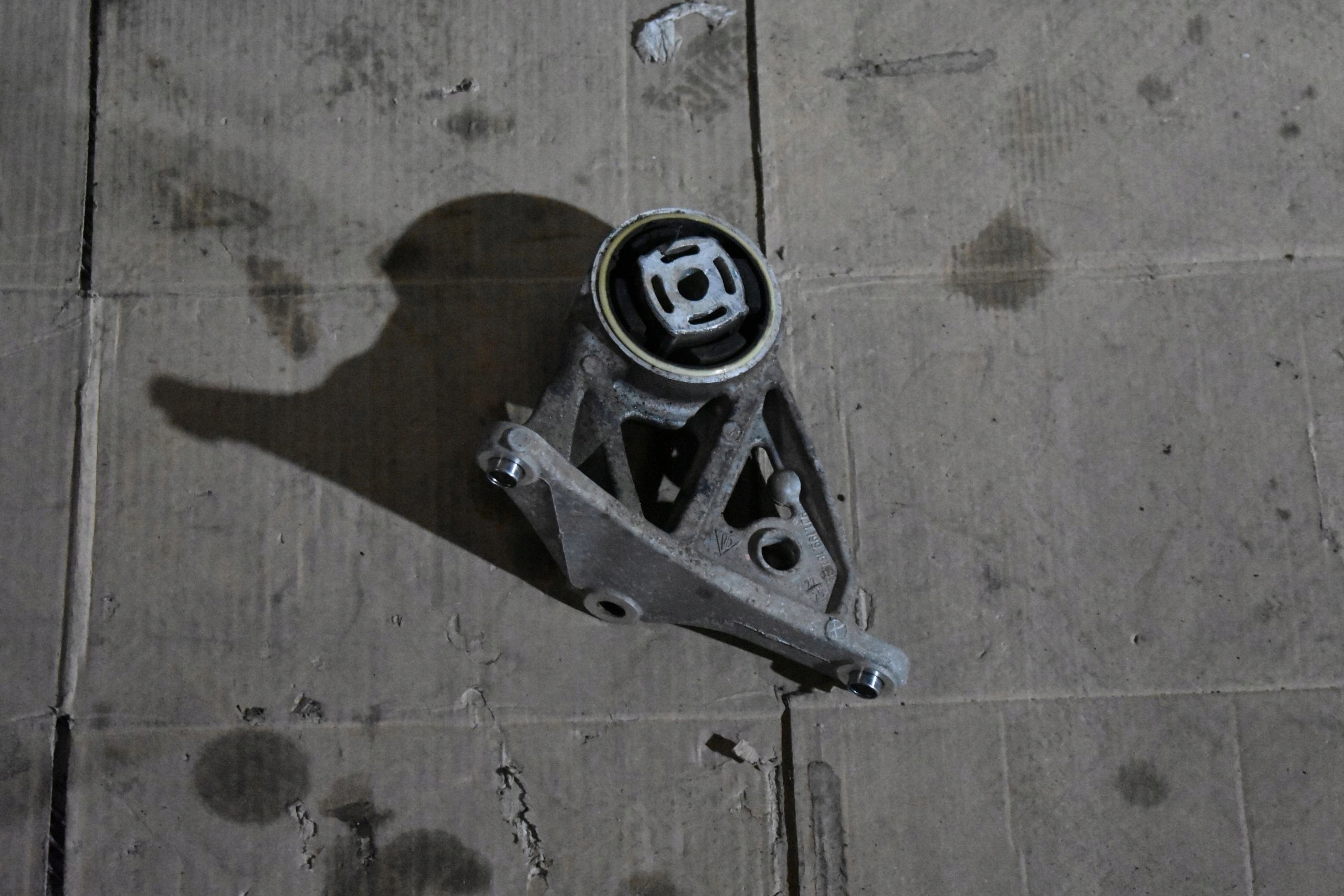 IDEALNA holder engine mount left PORSCHE TAYCAN 1 9