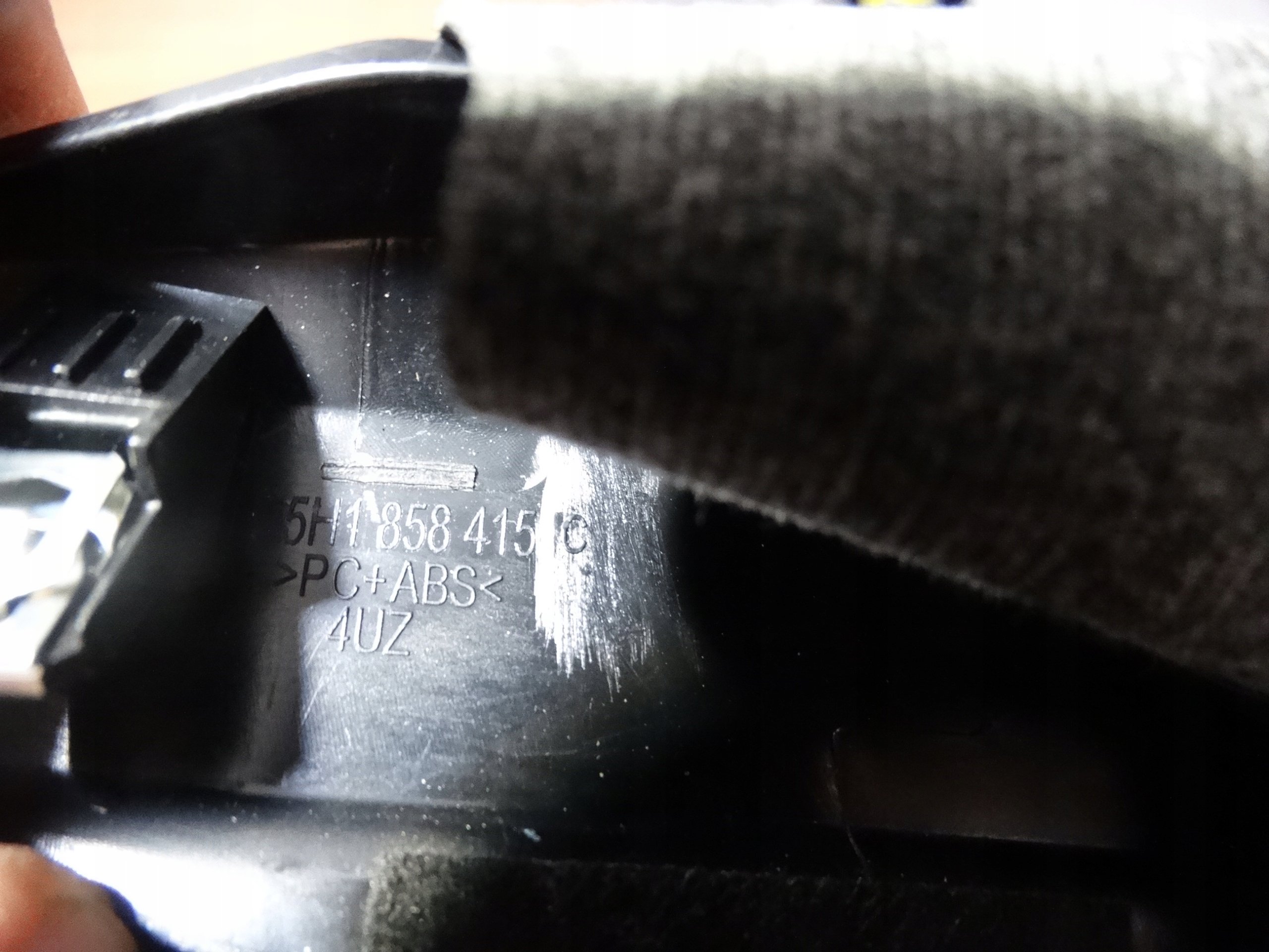 IDEALNA BLENDE ABDECKUNG DER LENKSÄULE DES LENKRADS VW GOLF VIII 1