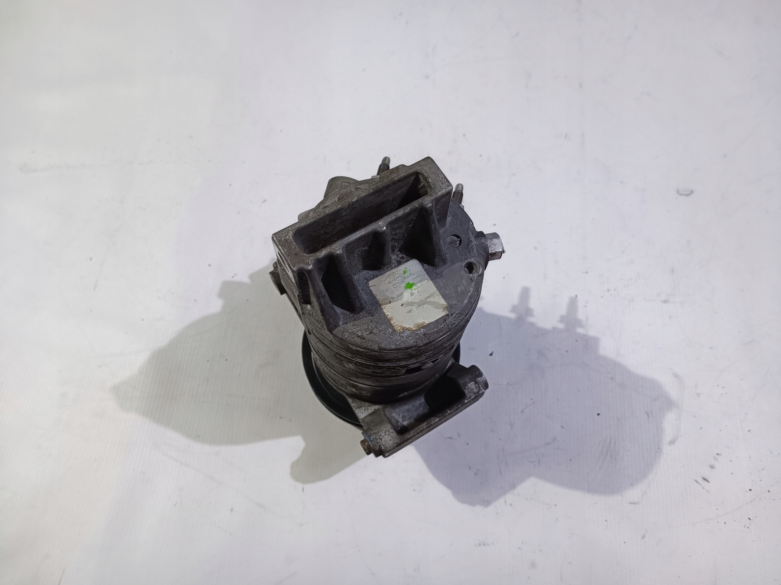 Ford OE BR33-19D629-AE Компрессор кондиционера,