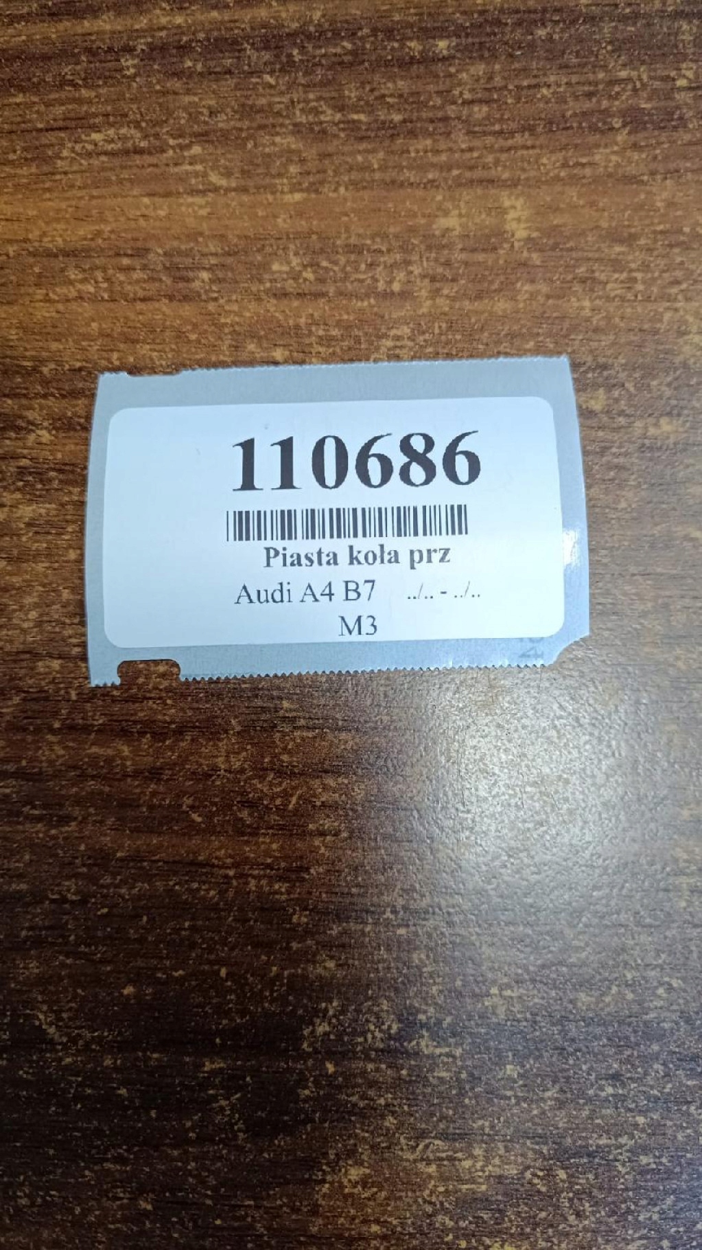 AUDI A4 B7 3.0 TDI čepu kola předek