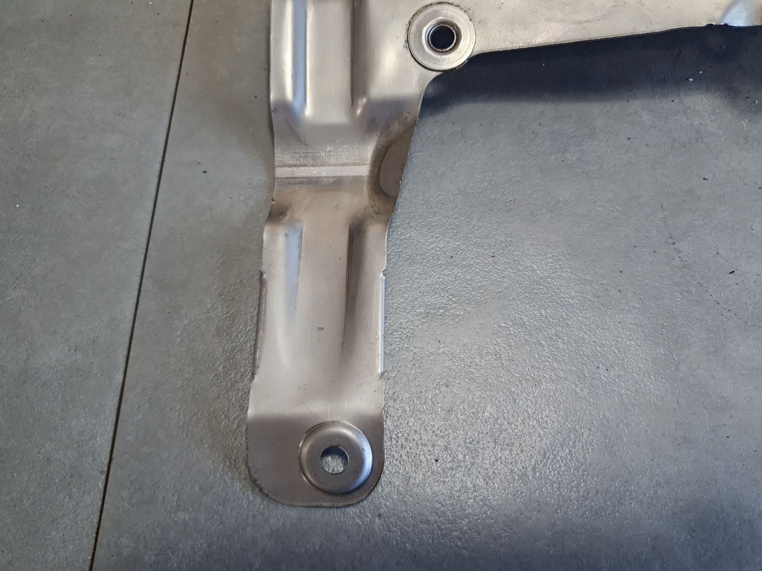 Cupra Leon kryt termiczna výfuku 06Q129597F