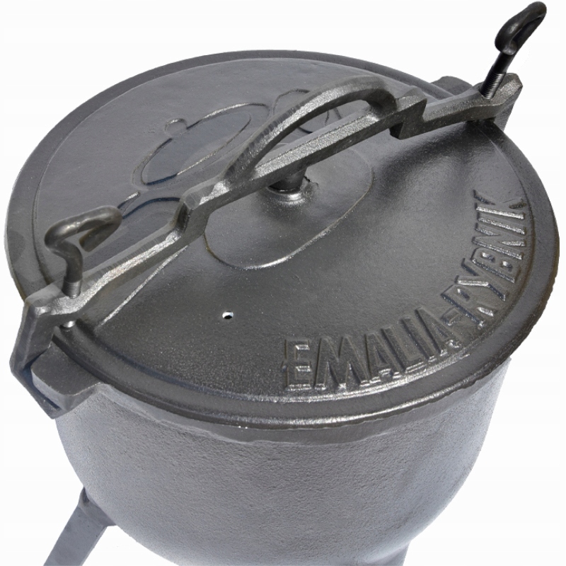 KOCIOŁEK MYŚLIWSKI 8L Z POKRYWĄ STOJĄCY NA OGNISKO ŻELIWNY Producent Emalia Rybnik