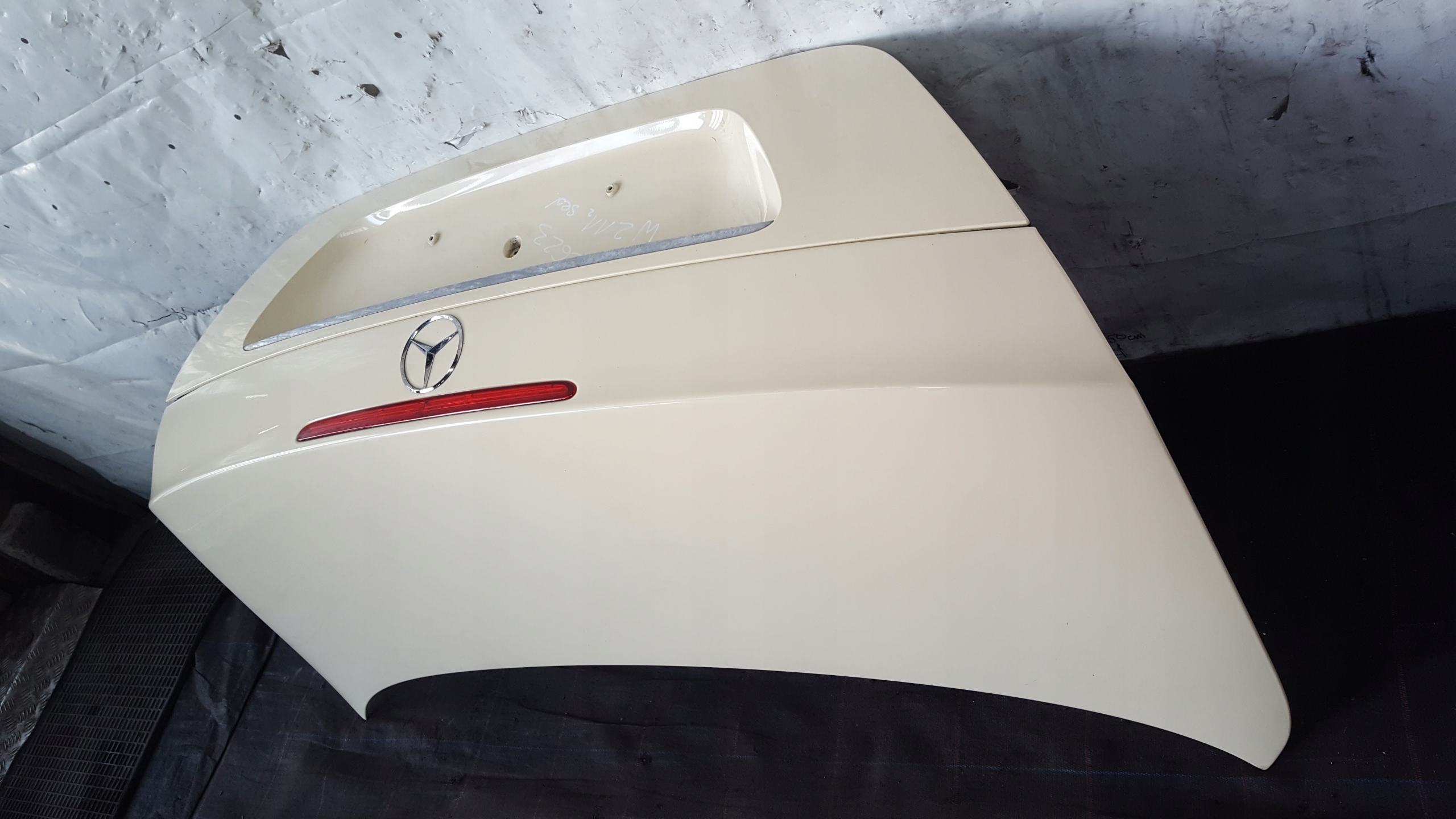 trunk door sedan C623 Mercedes W211