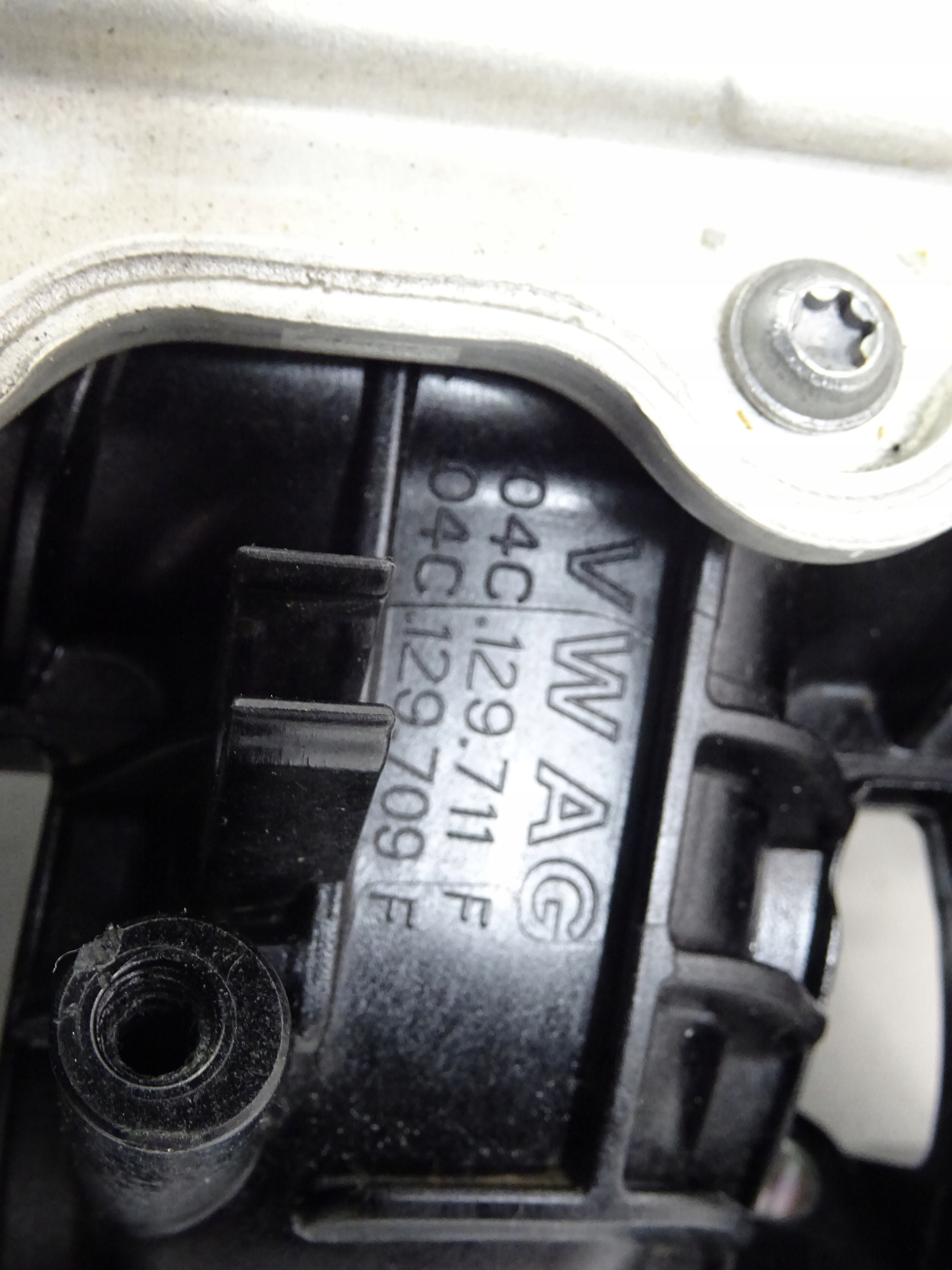 SKODA SCALA 1.0 коллектор 04C145749E 04C129711F 2019-