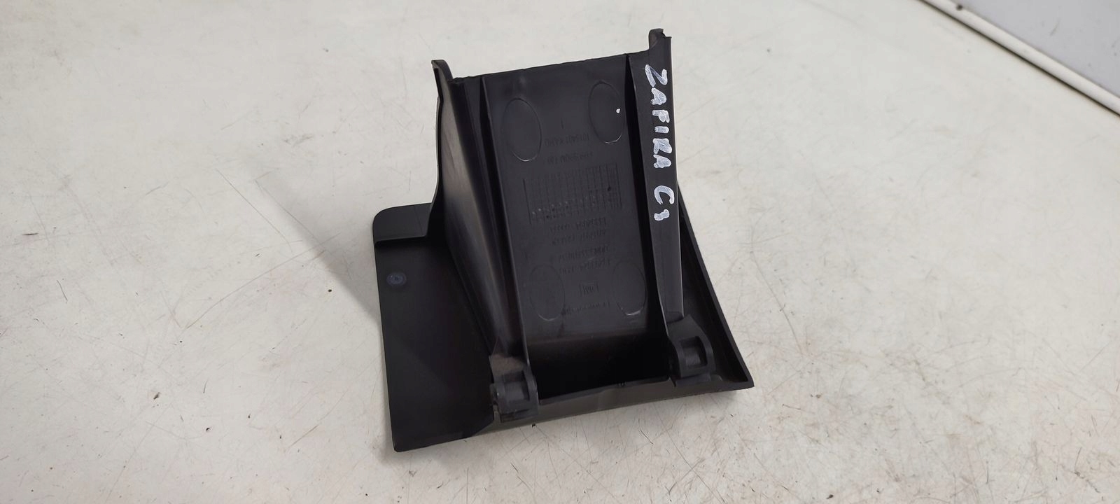 passenger compartment driver´s below steering wheel, Opel Zafira C 1,4T 16V