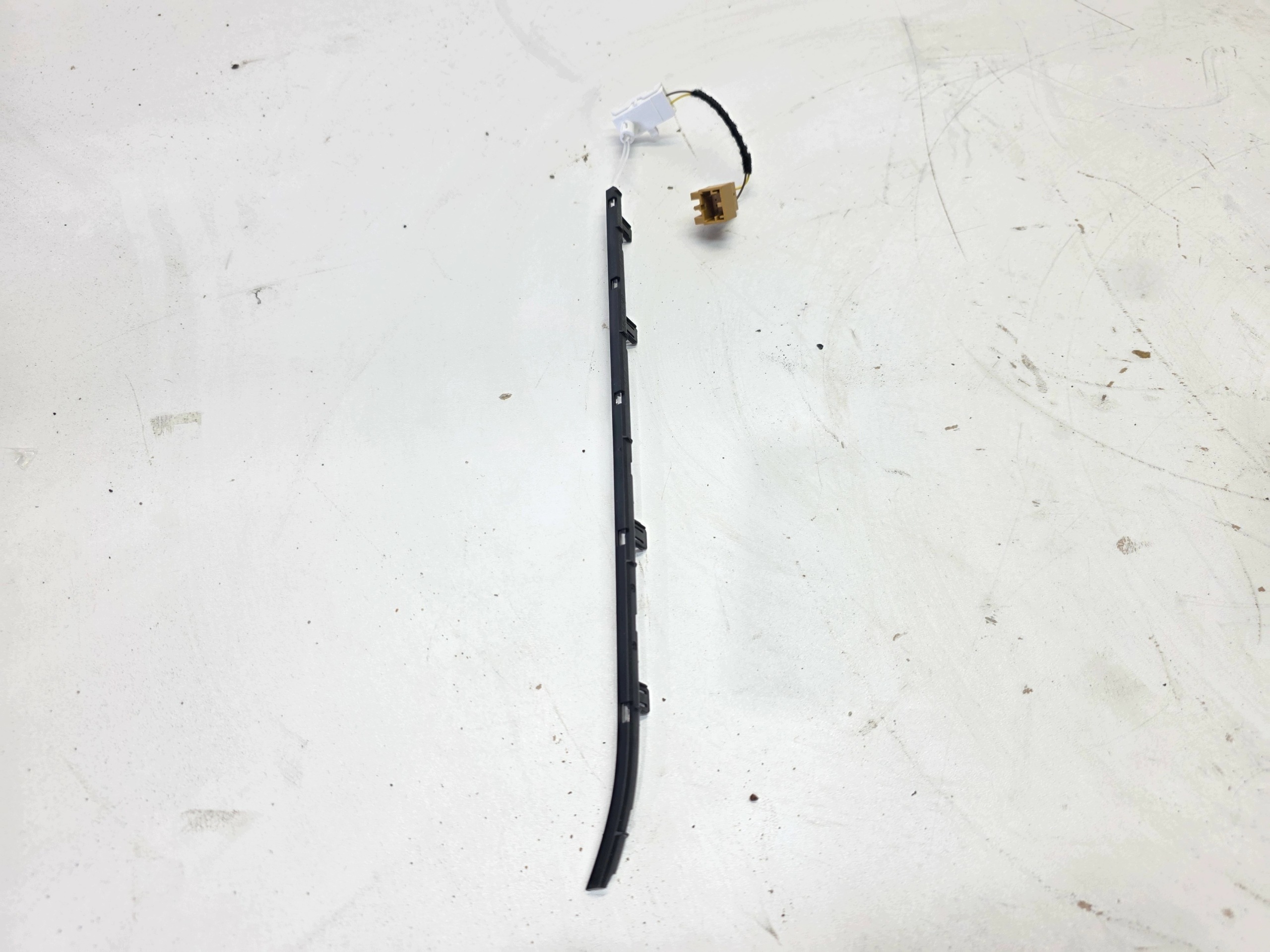 moulding LED TUNELU left AUDI A4 B9 A5 8W 8W0947093