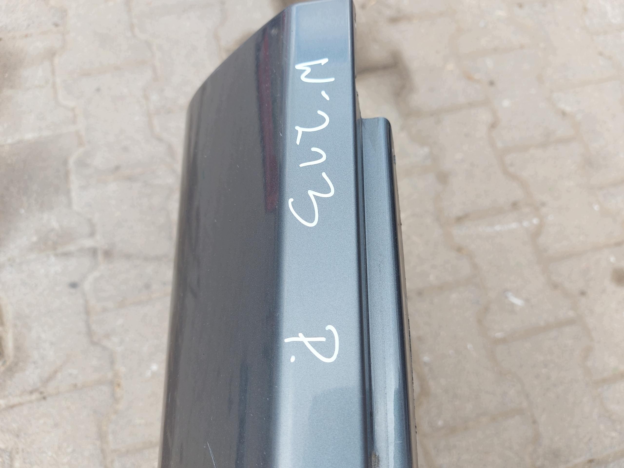 MERCEDES W213 E300de moulding cap threshold right 992 A2136908404