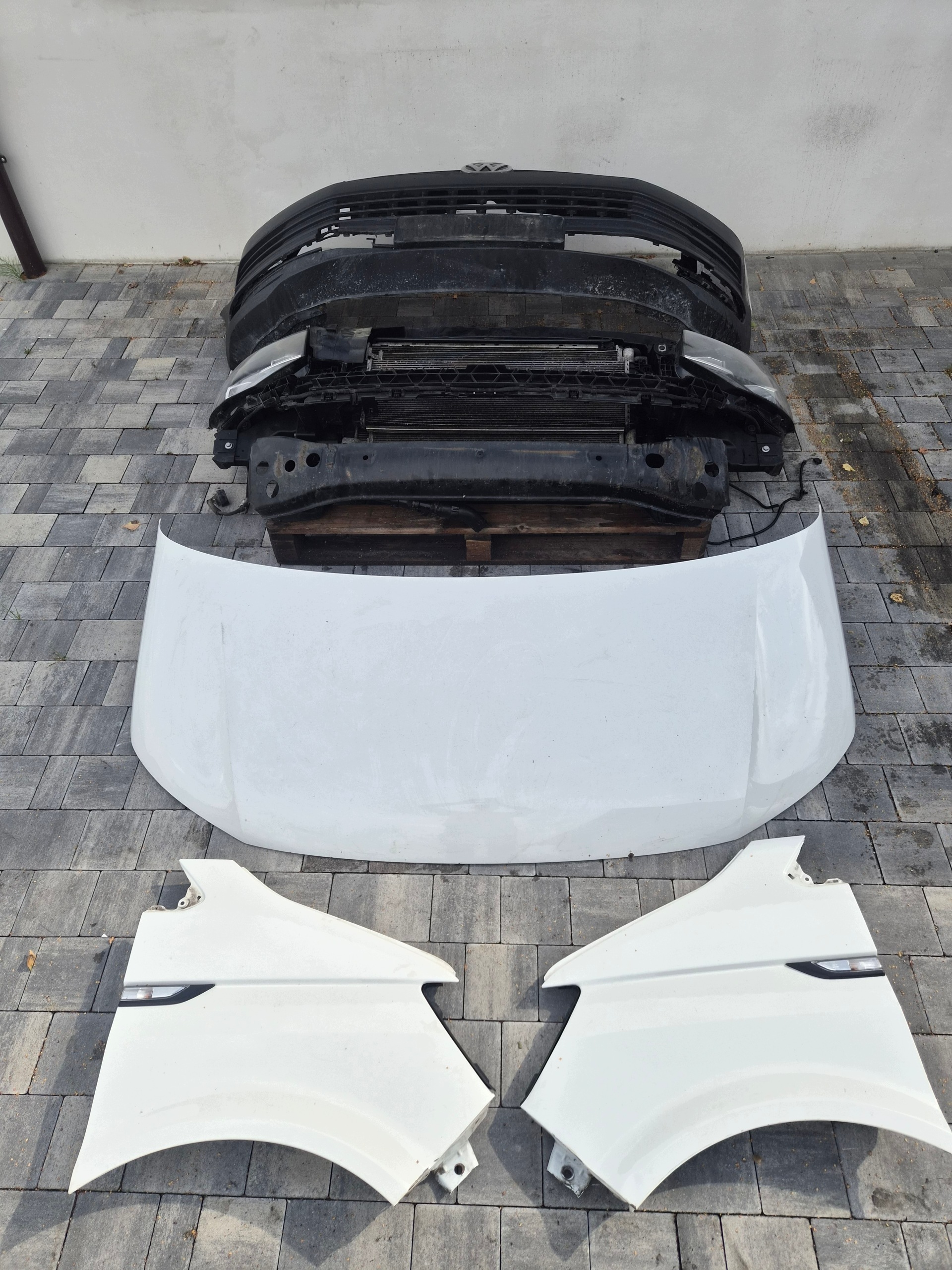 front VW T6 bialy bonnet bumper lights fenders