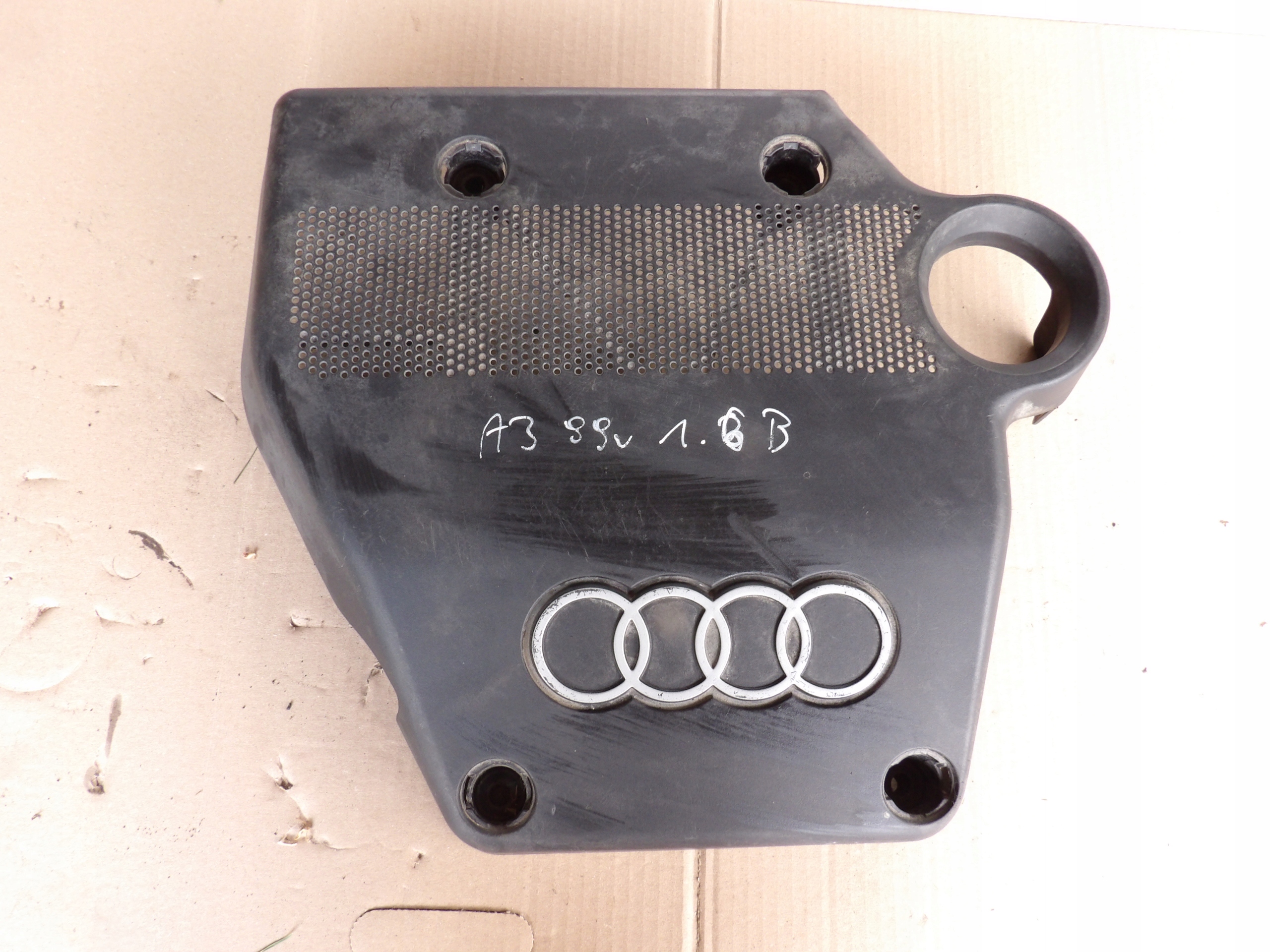 AUDI A3 1.6 8V motorfedél fedél