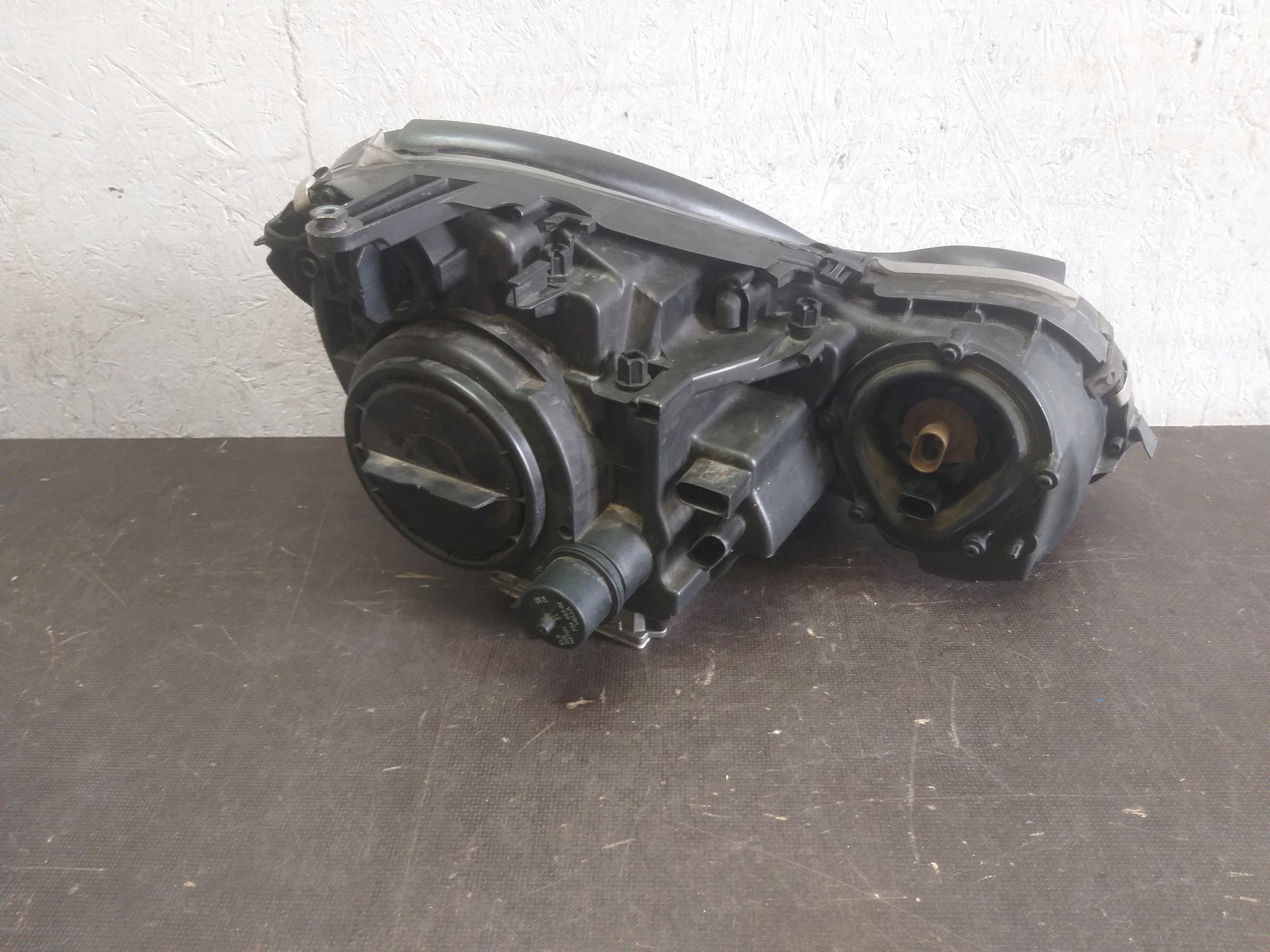 LIGHT FRONT LEFT MERCEDES E KLASA W211 XENON