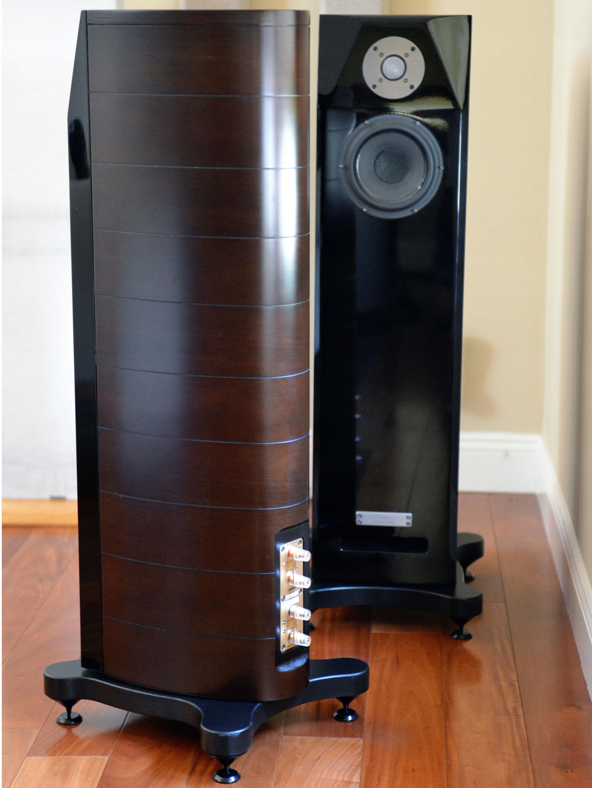 USHER DANCER MINI-ONE WALNUT Stan opakowania oryginalne