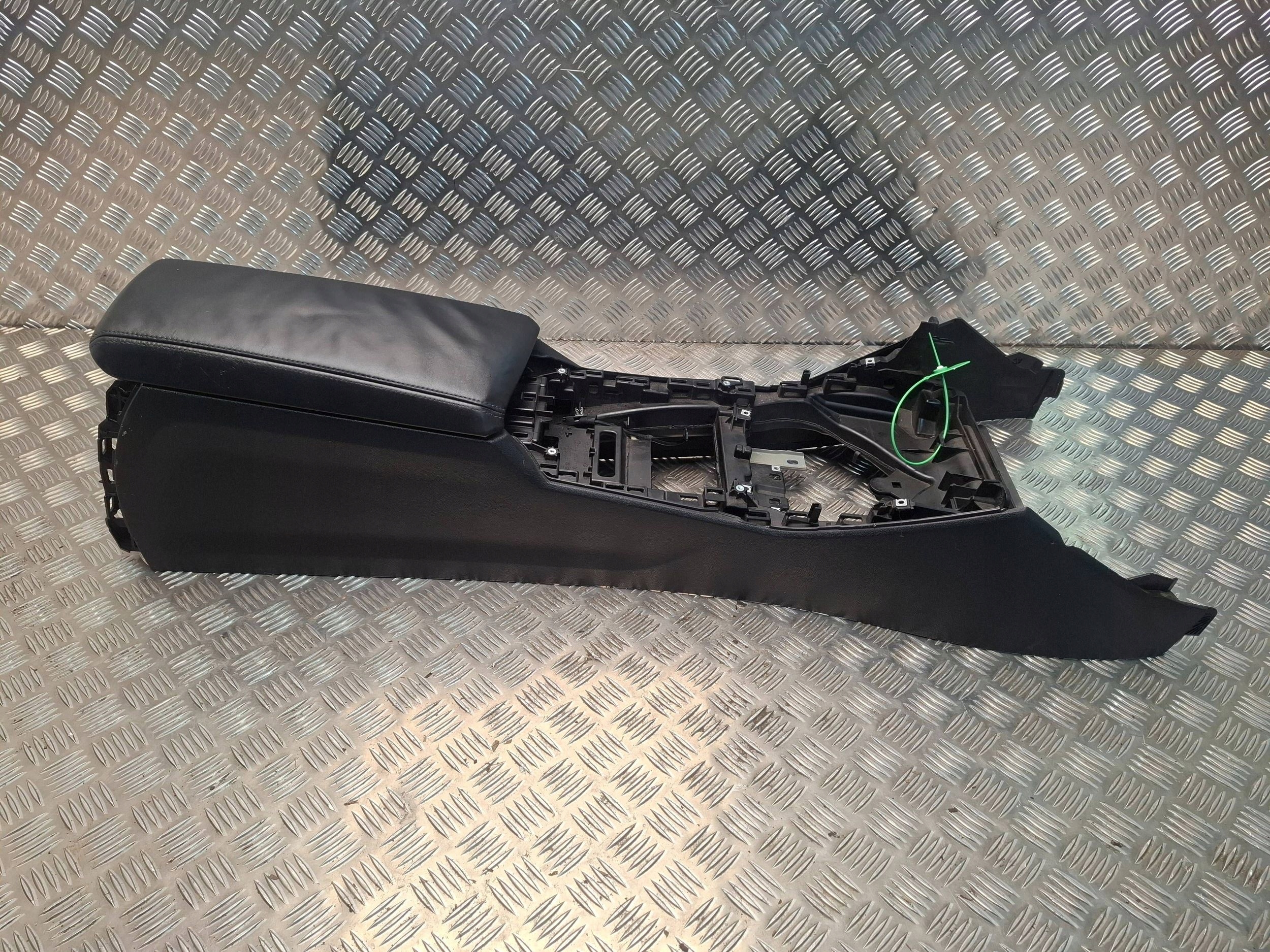 armrest TUNEL central 5116584507 BMW 3 G20 4 G22 G23 G82