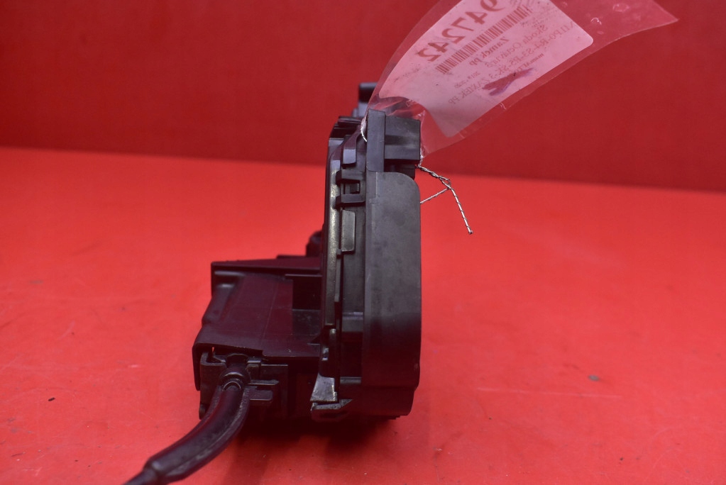lock door right front front EU 5TB837016A SKODA OCTAVIA 3 III 17-20