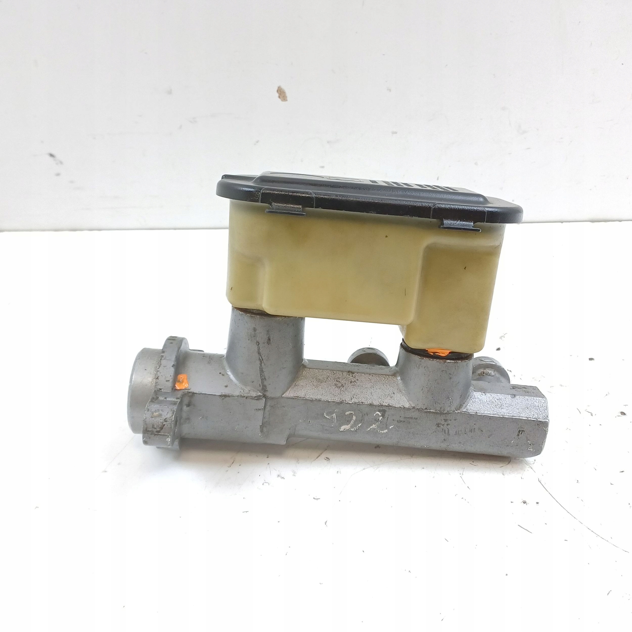 1999 Chevrolet TAHOE насос 18016429